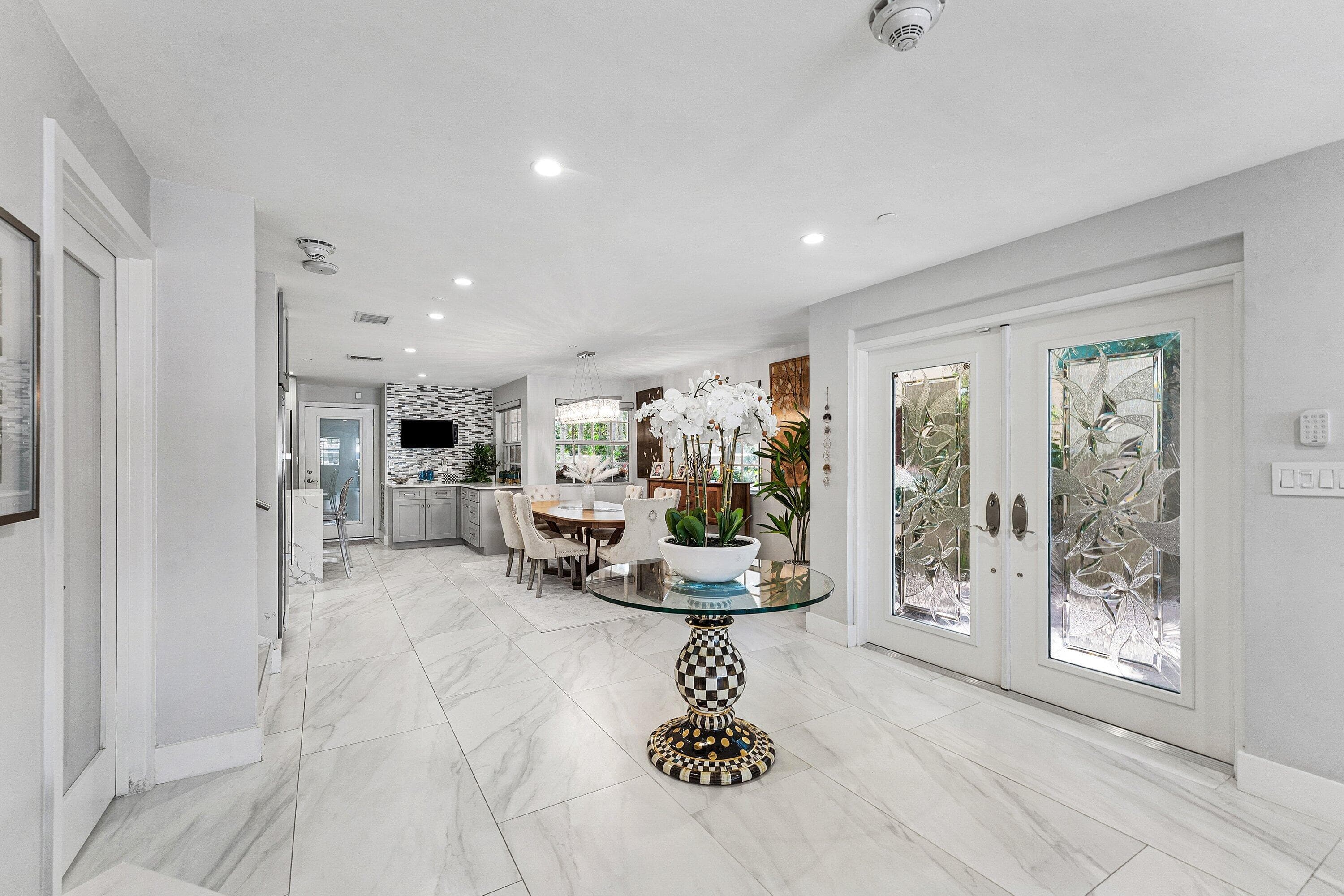 19 Hendricks Isle, Fort Lauderdale, FL 33301 4