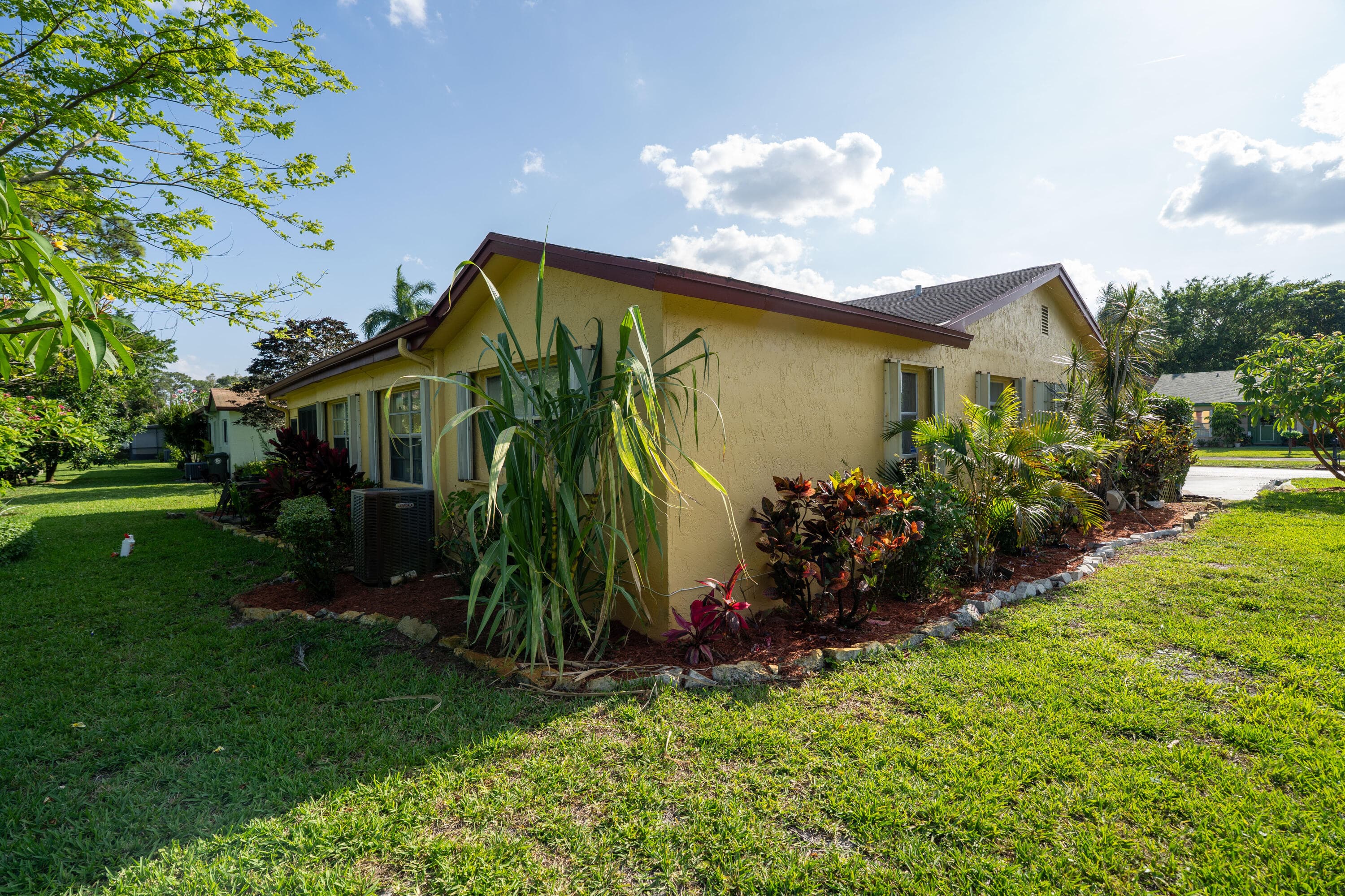 6121 Rainbow Circle, Greenacres, FL 33463 34
