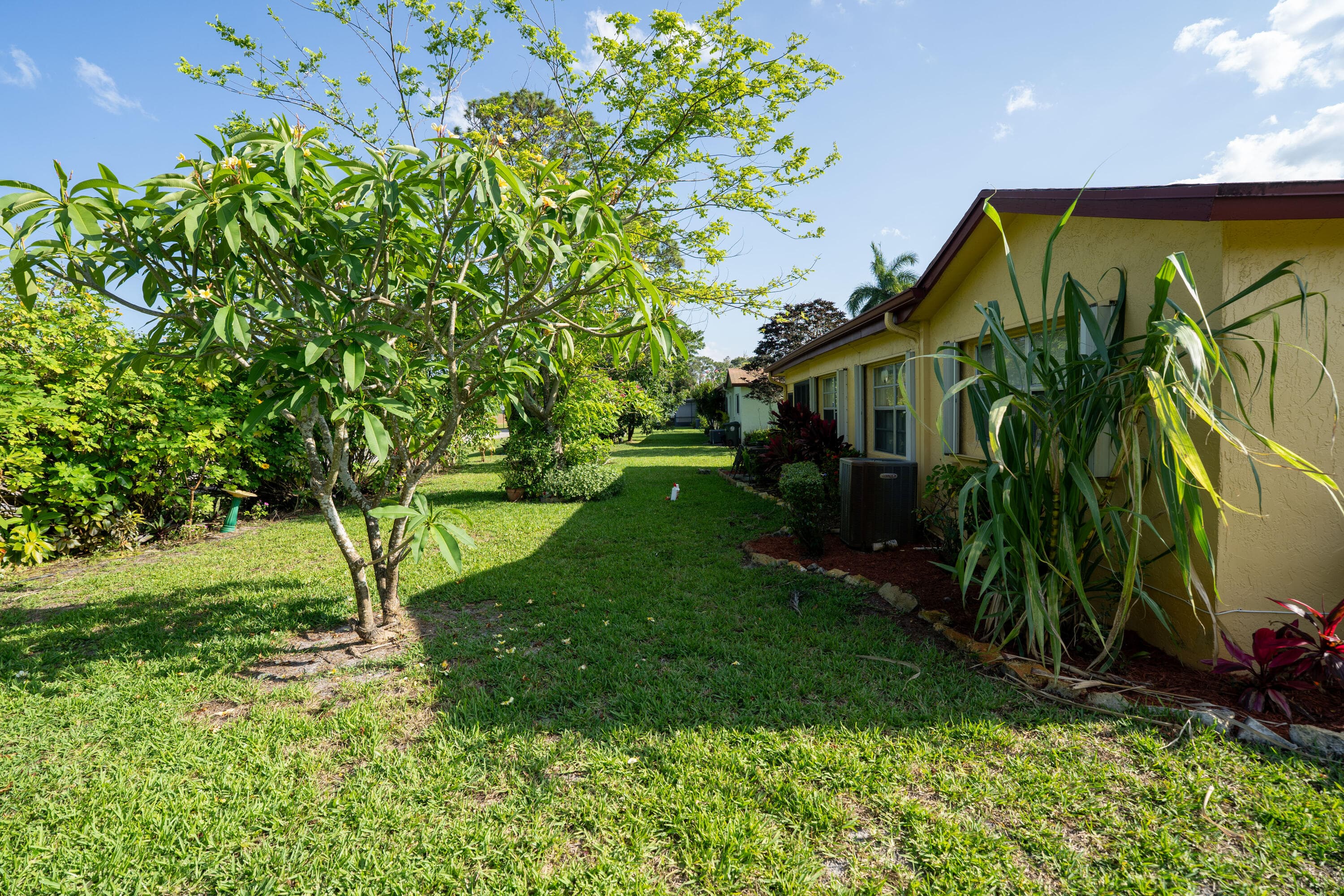 6121 Rainbow Circle, Greenacres, FL 33463 35