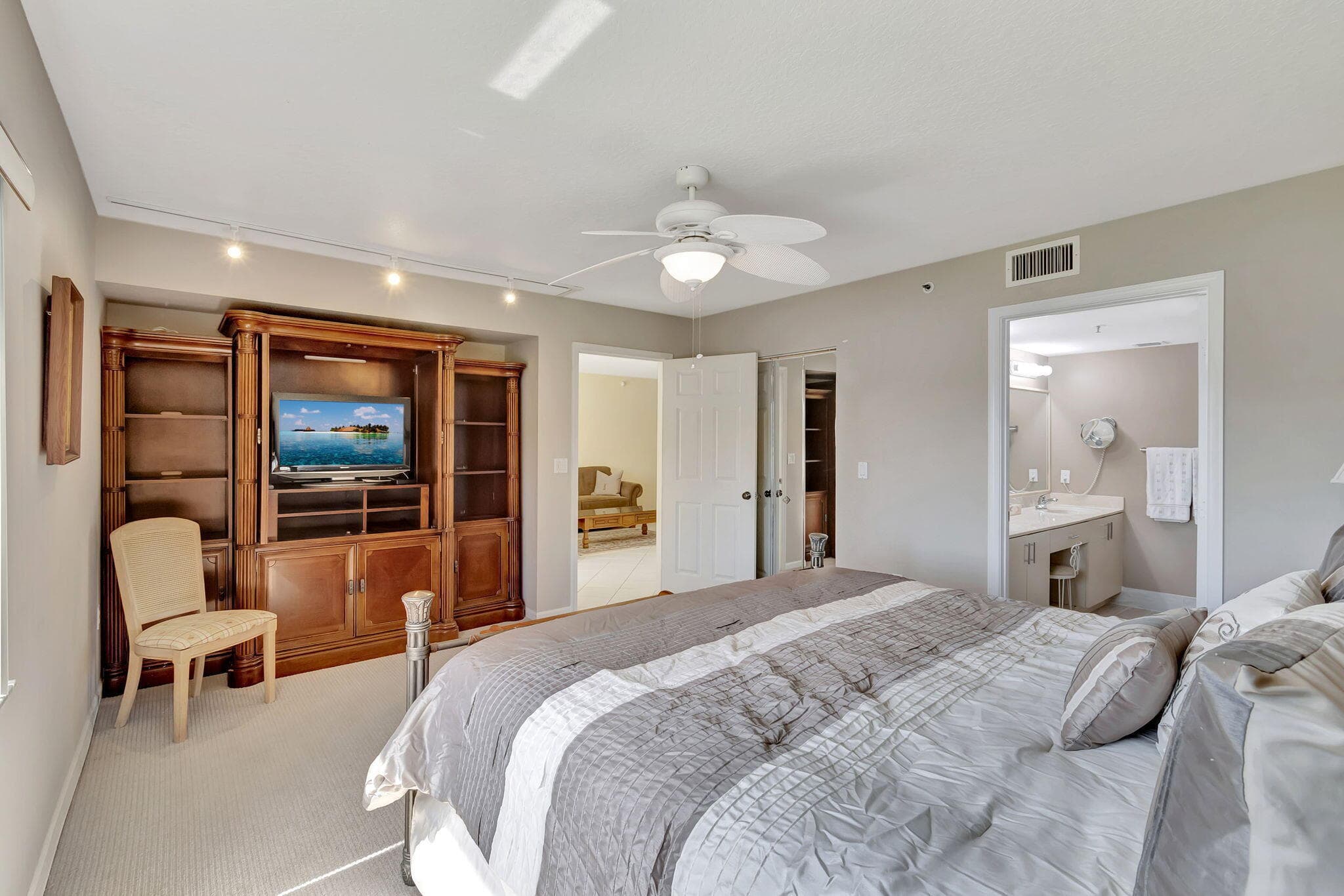 5842 Crystal Shores Drive 105, Boynton Beach, FL 33437 34