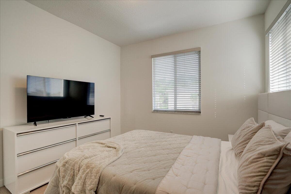 1451 Pioneer Way, Royal Palm Beach, FL 33411 42