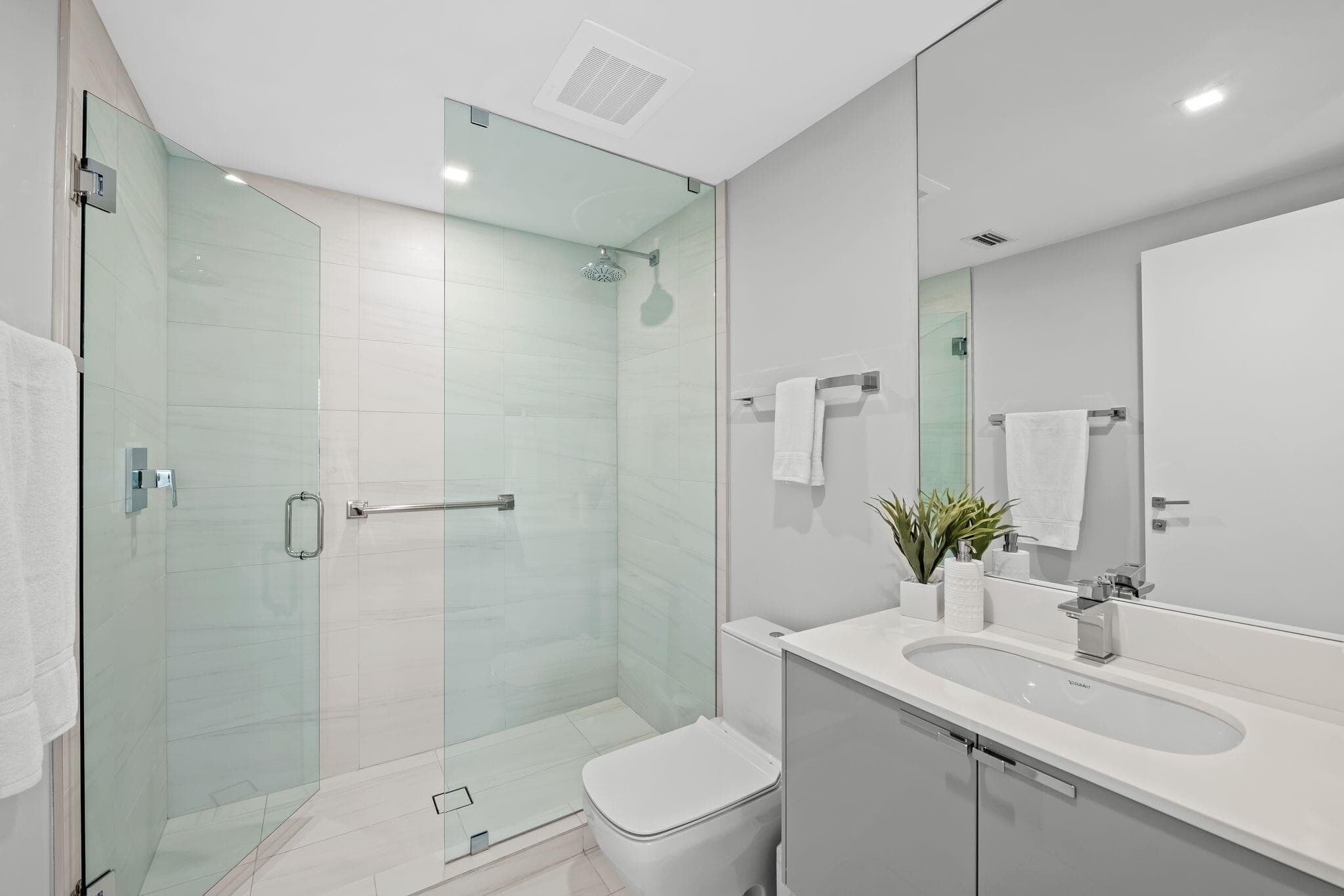 435 Bayshore Drive 302, Fort Lauderdale, FL 33304 24