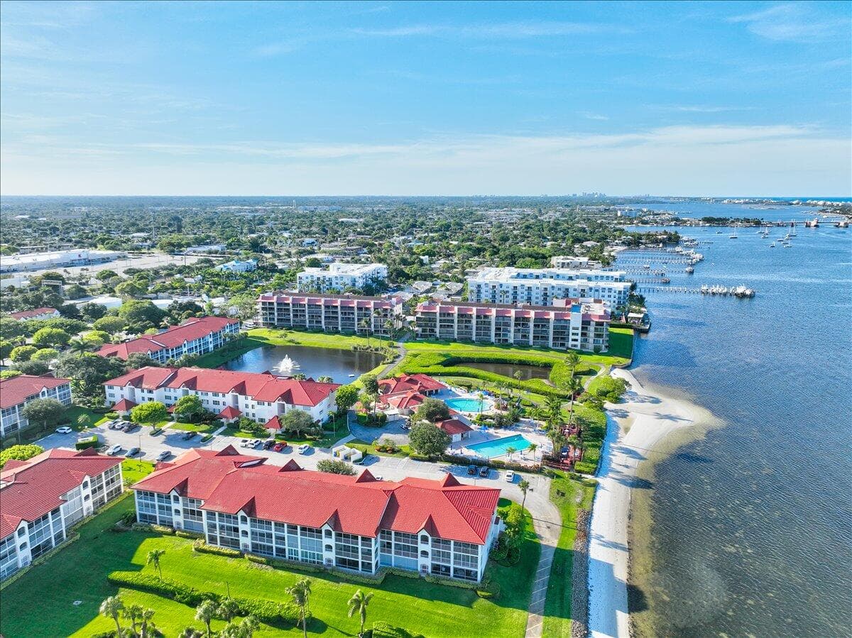 7030 Half Moon Circle 515, Hypoluxo, FL 33462 52