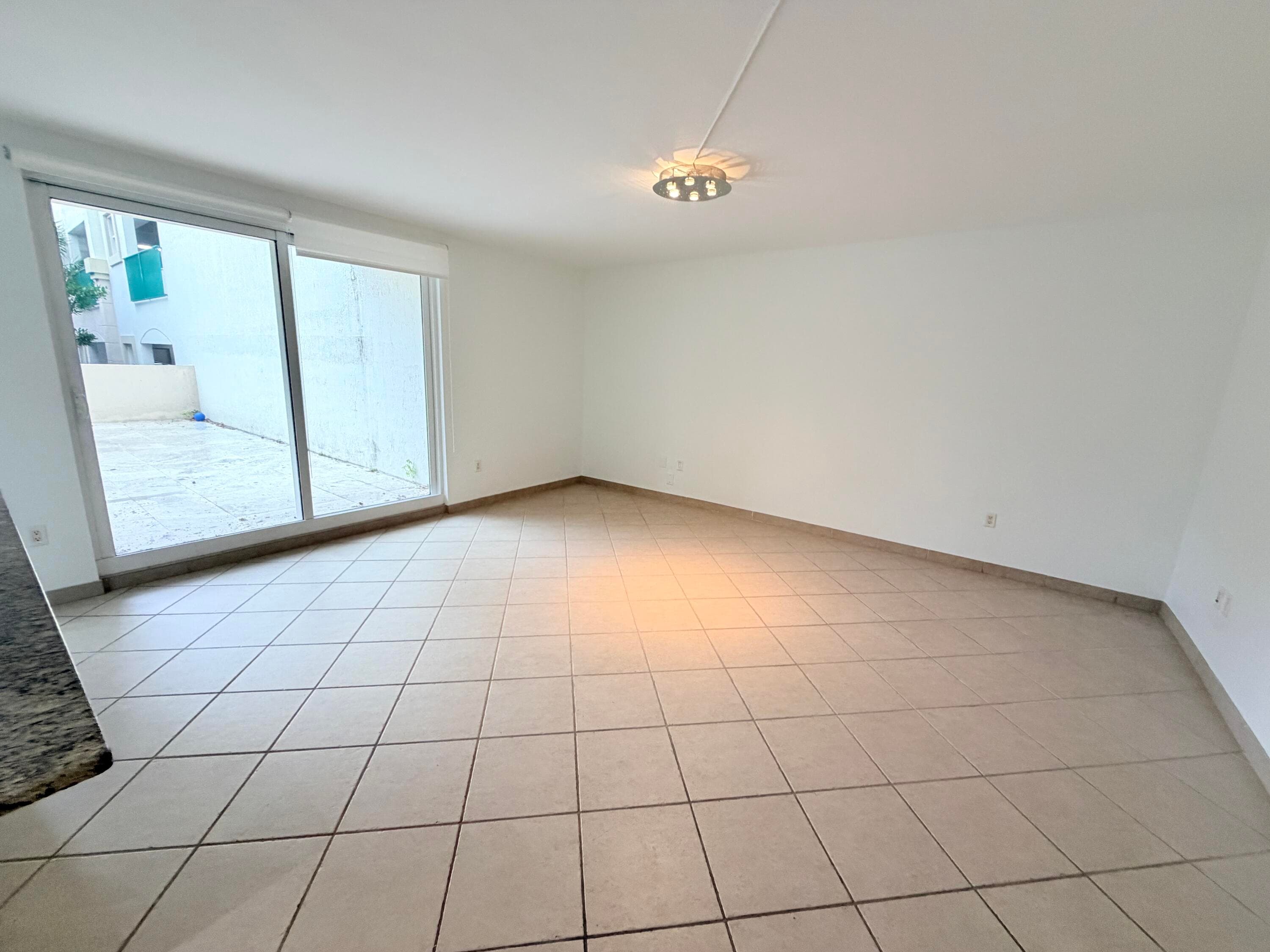 19900 E Country Club Drive 210, Aventura, FL 33180 2