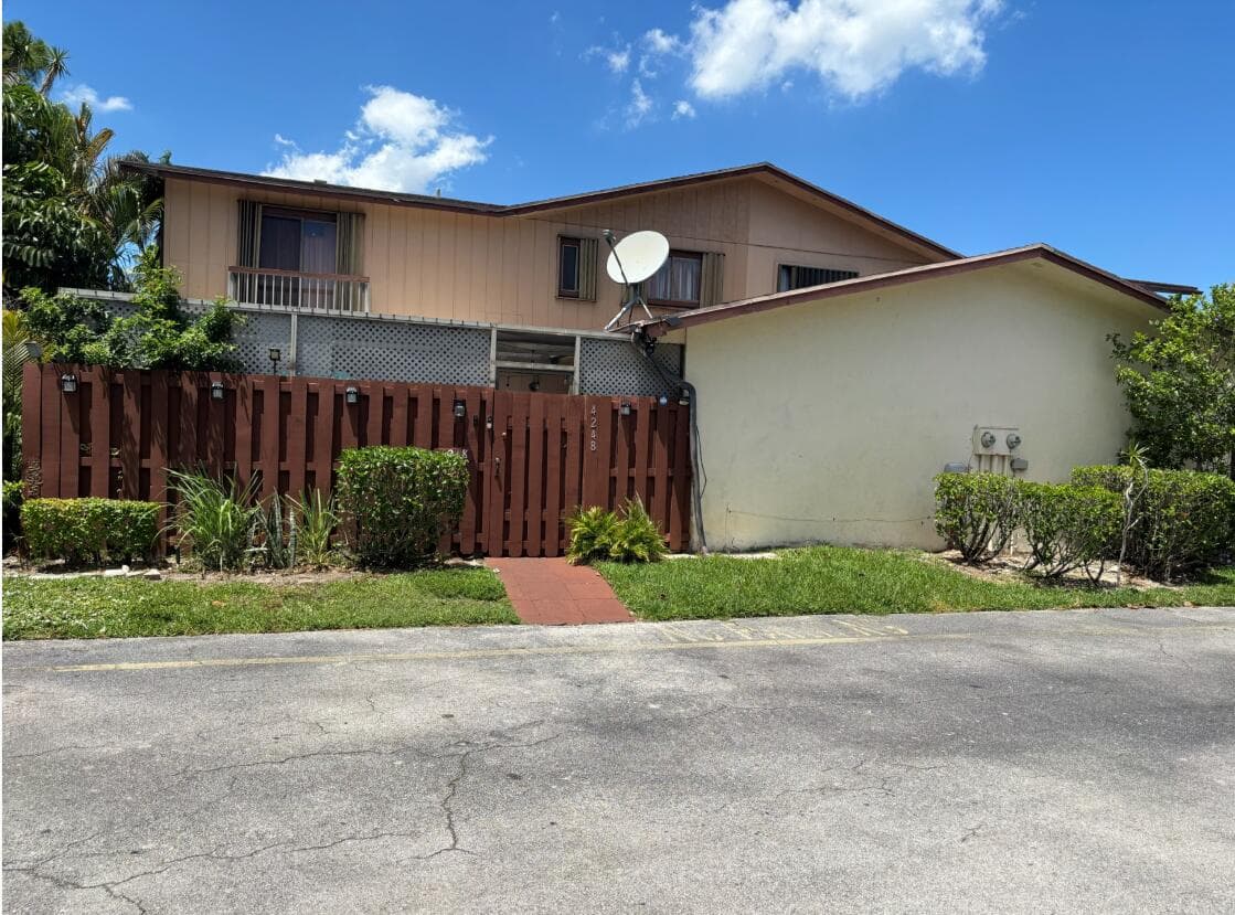 4248 Landar Drive, Greenacres, FL 33463