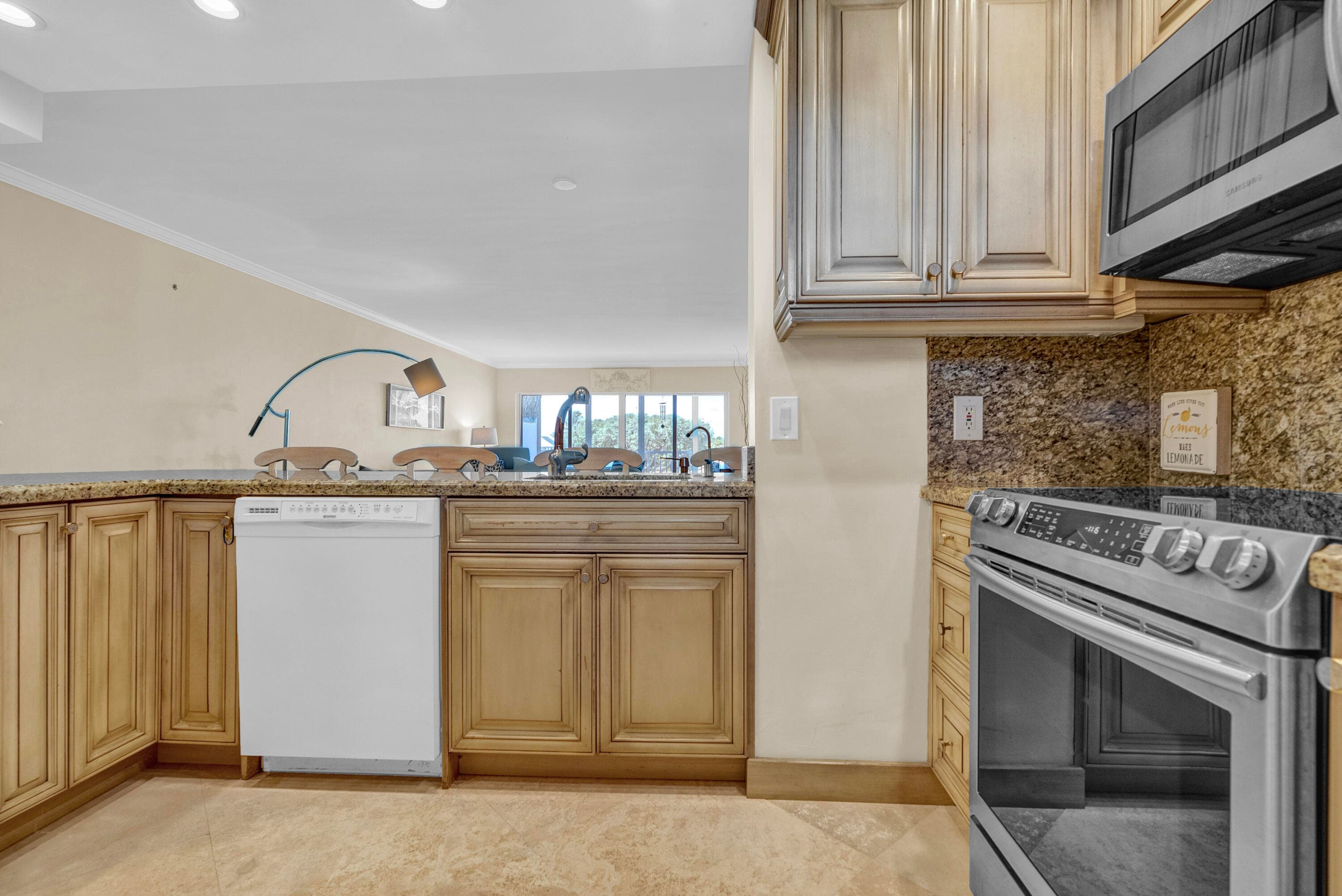 3050 NE 48th Court 305, Lighthouse Point, FL 33064 11