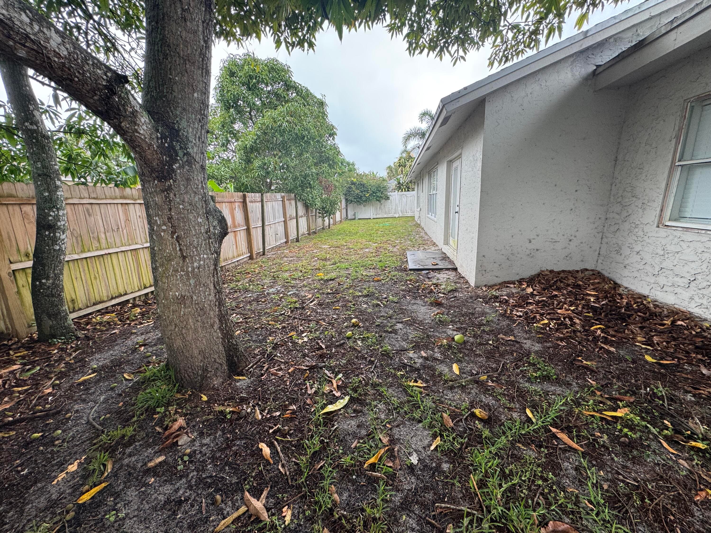 589 Cashiers Drive, West Palm Beach, FL 33413 7