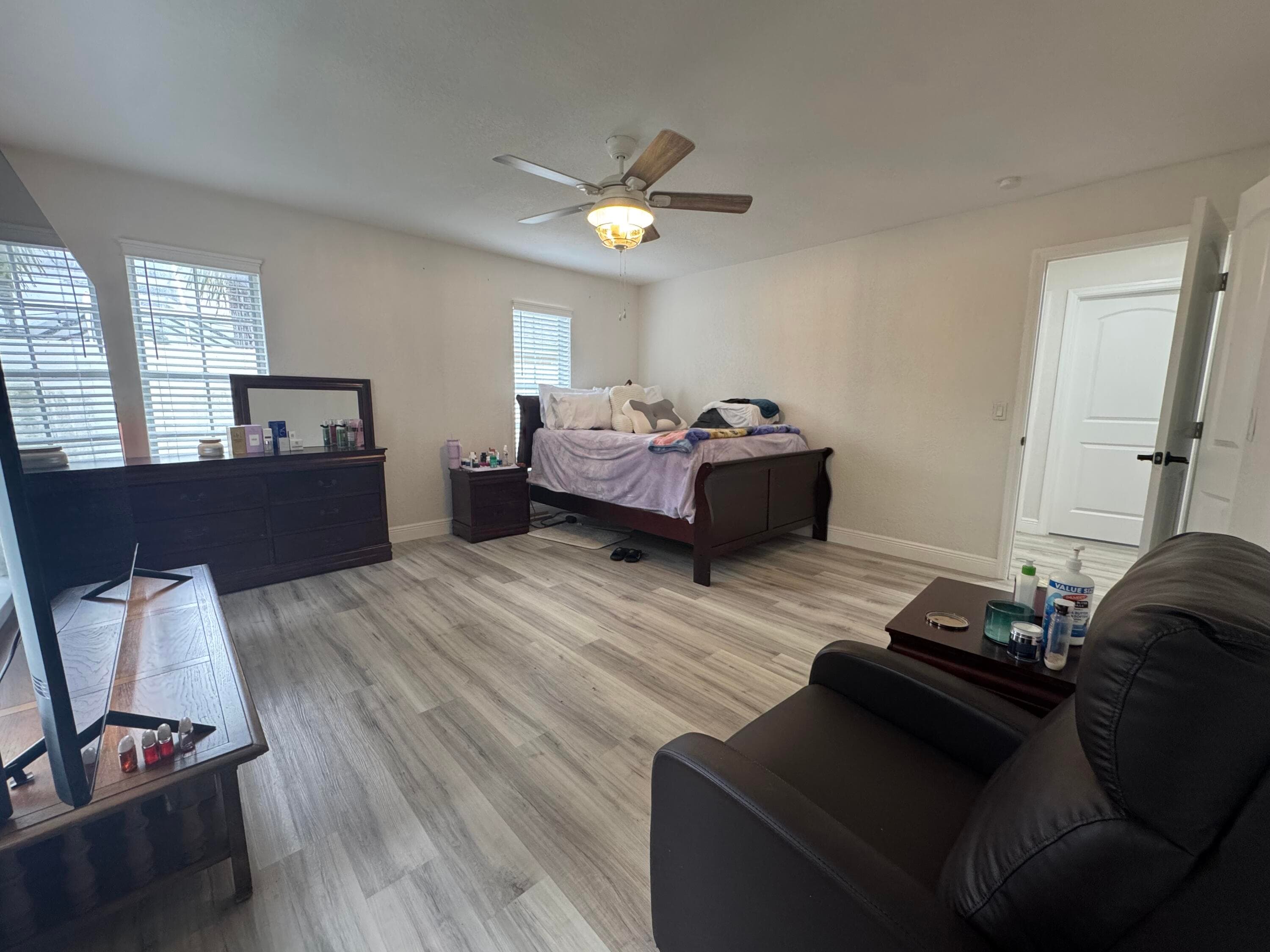 589 Cashiers Drive, West Palm Beach, FL 33413 18