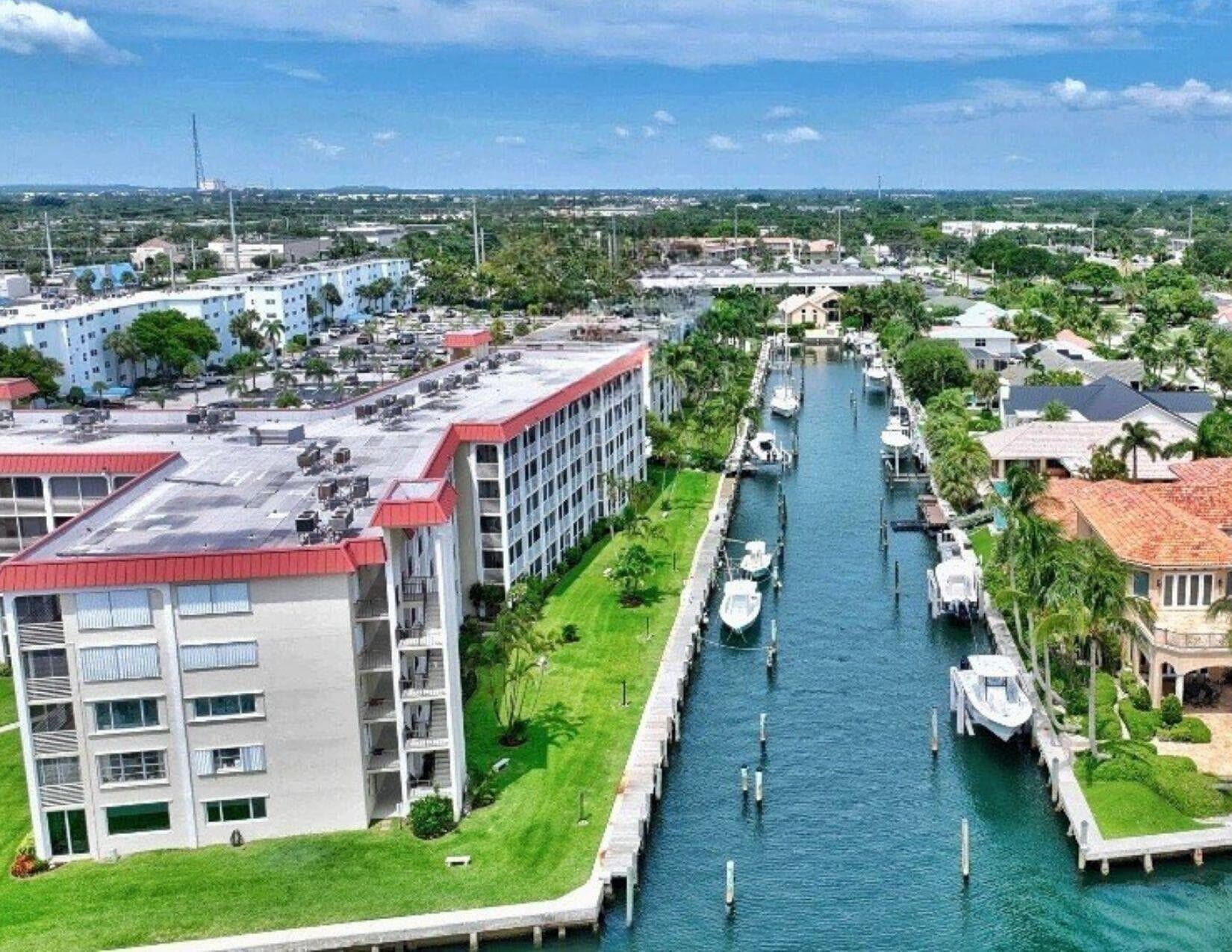 105 Paradise Harbour Boulevard 108, North Palm Beach, FL 33408 32