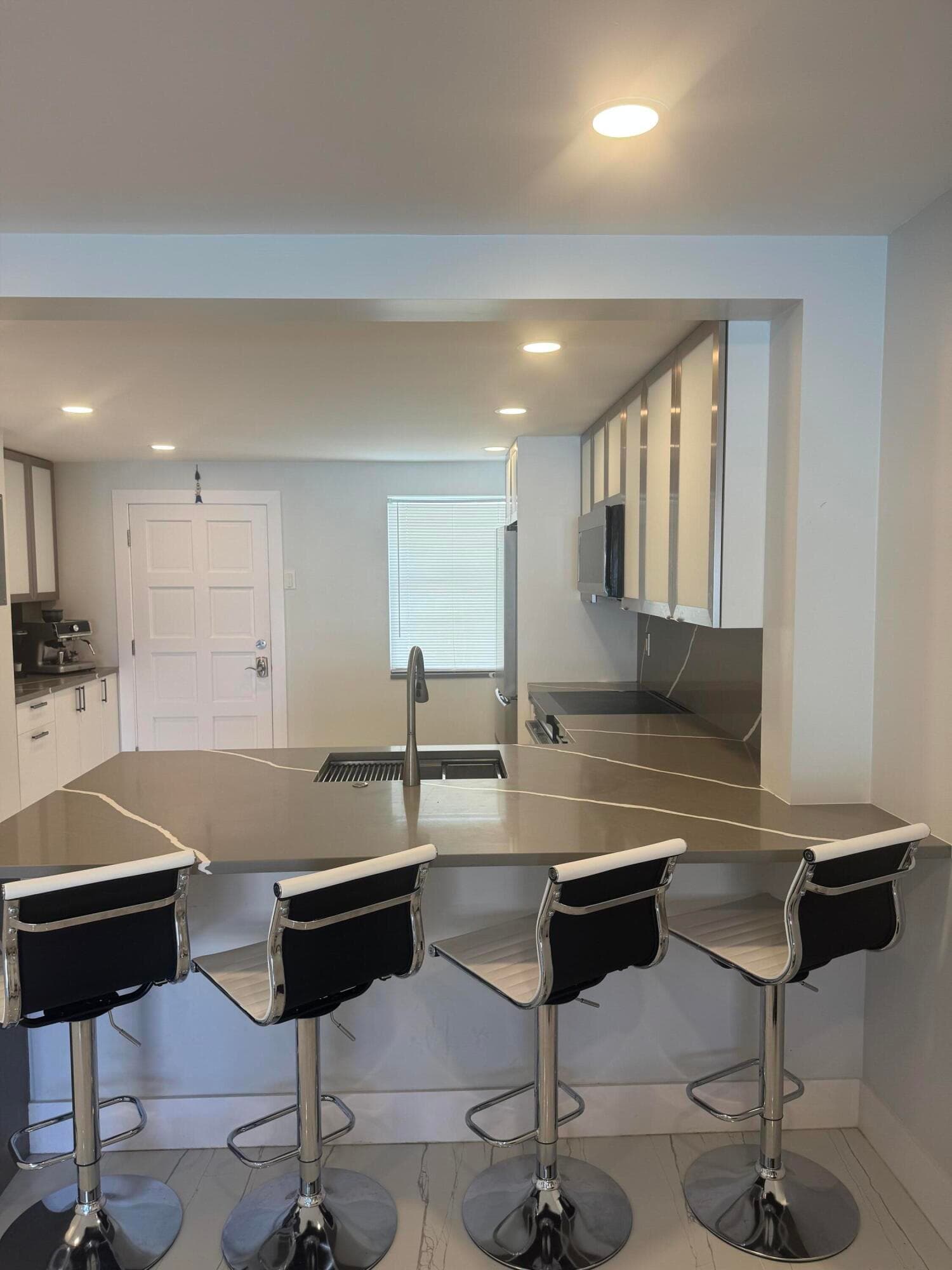 105 Paradise Harbour Boulevard 108, North Palm Beach, FL 33408 14