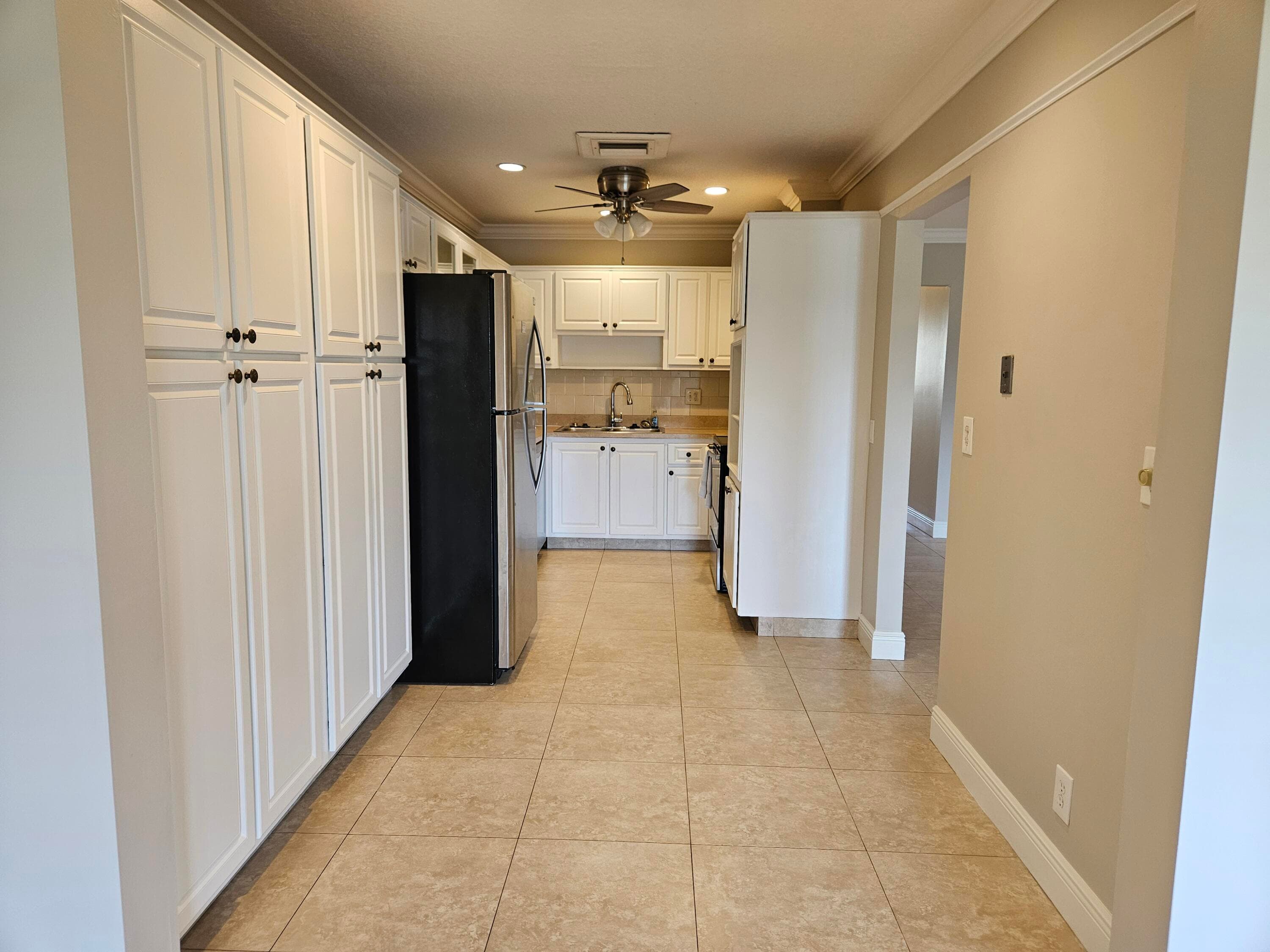 2886 E Fernley Dr Drive E 1, West Palm Beach, FL 33415 11