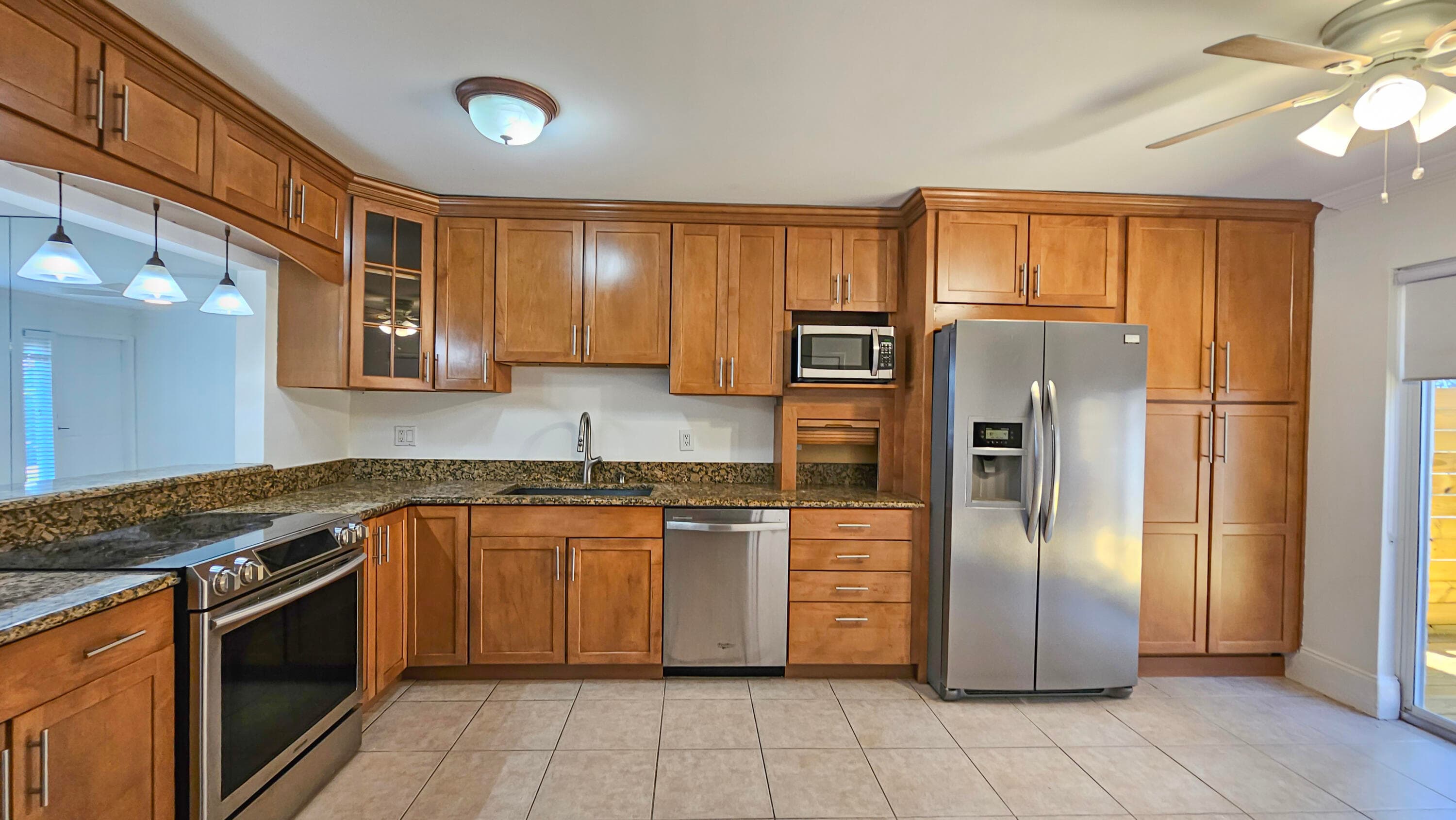 1917 NE 3rd Street 109, Deerfield Beach, FL 33441 11
