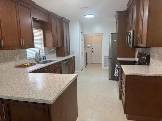 10298 Greentrail Drive N, Boynton Beach, FL 33436 11