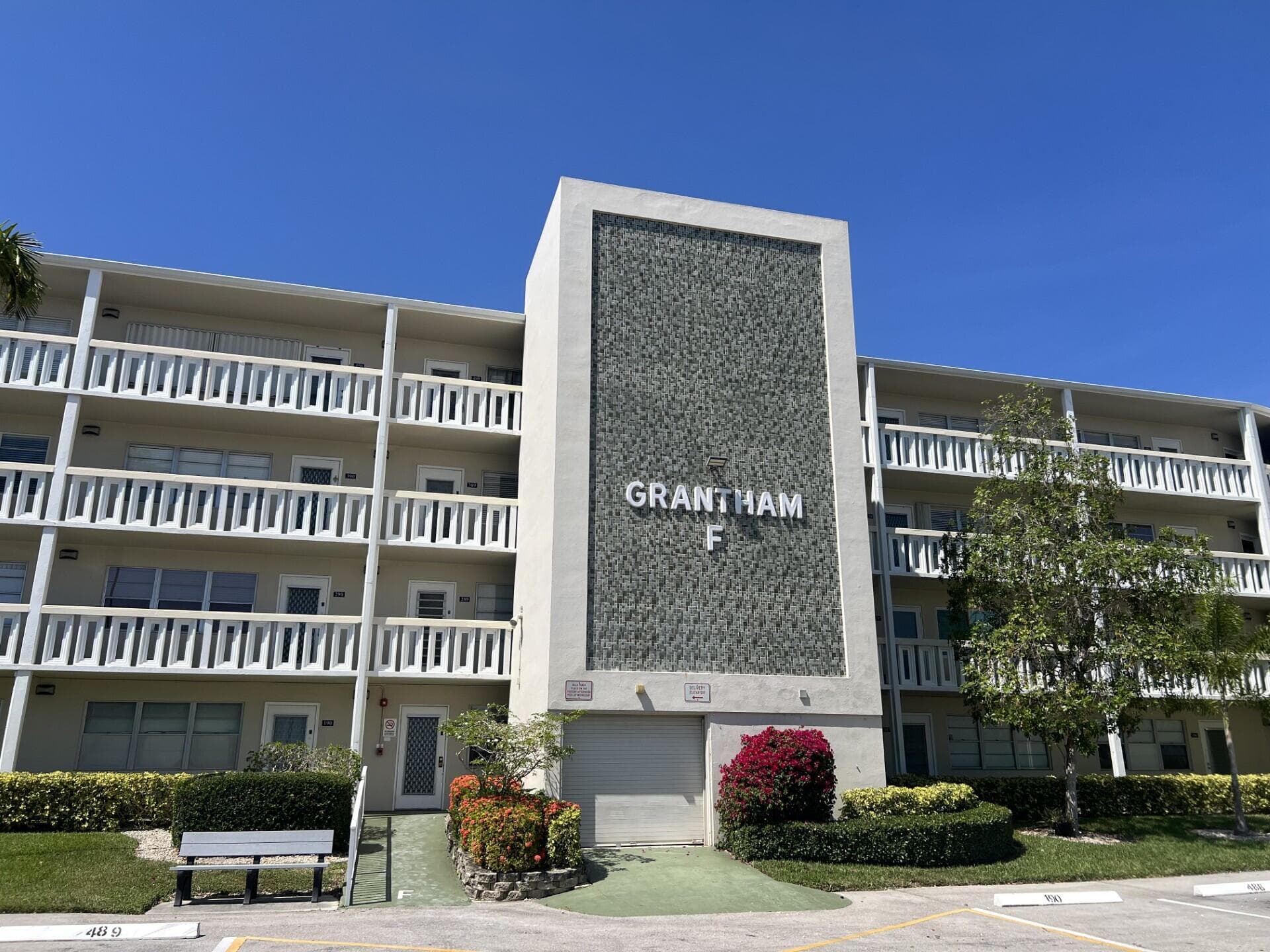 392 Grantham F 392, Deerfield Beach, FL 33442 18