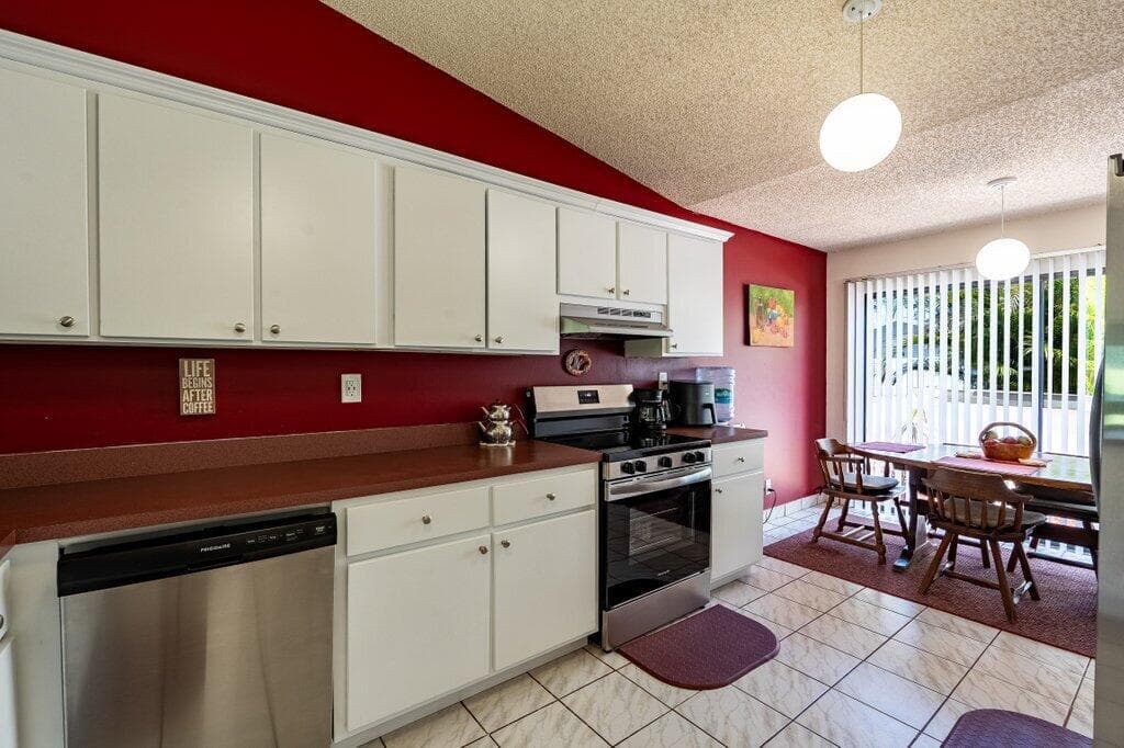 1 Afton Place, Boynton Beach, FL 33426 12