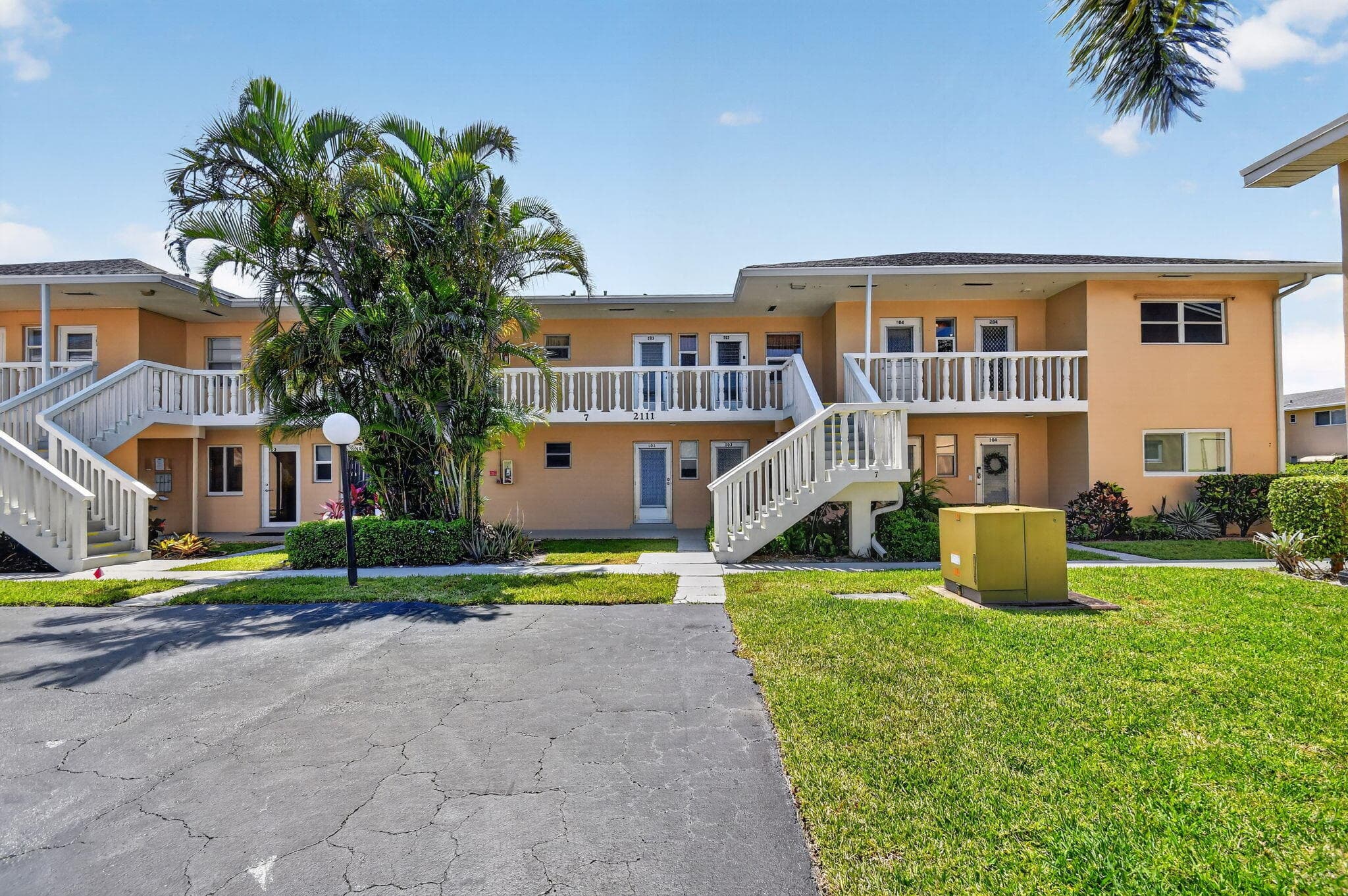 2111 NE 1st Court 204, Boynton Beach, FL 33435 2