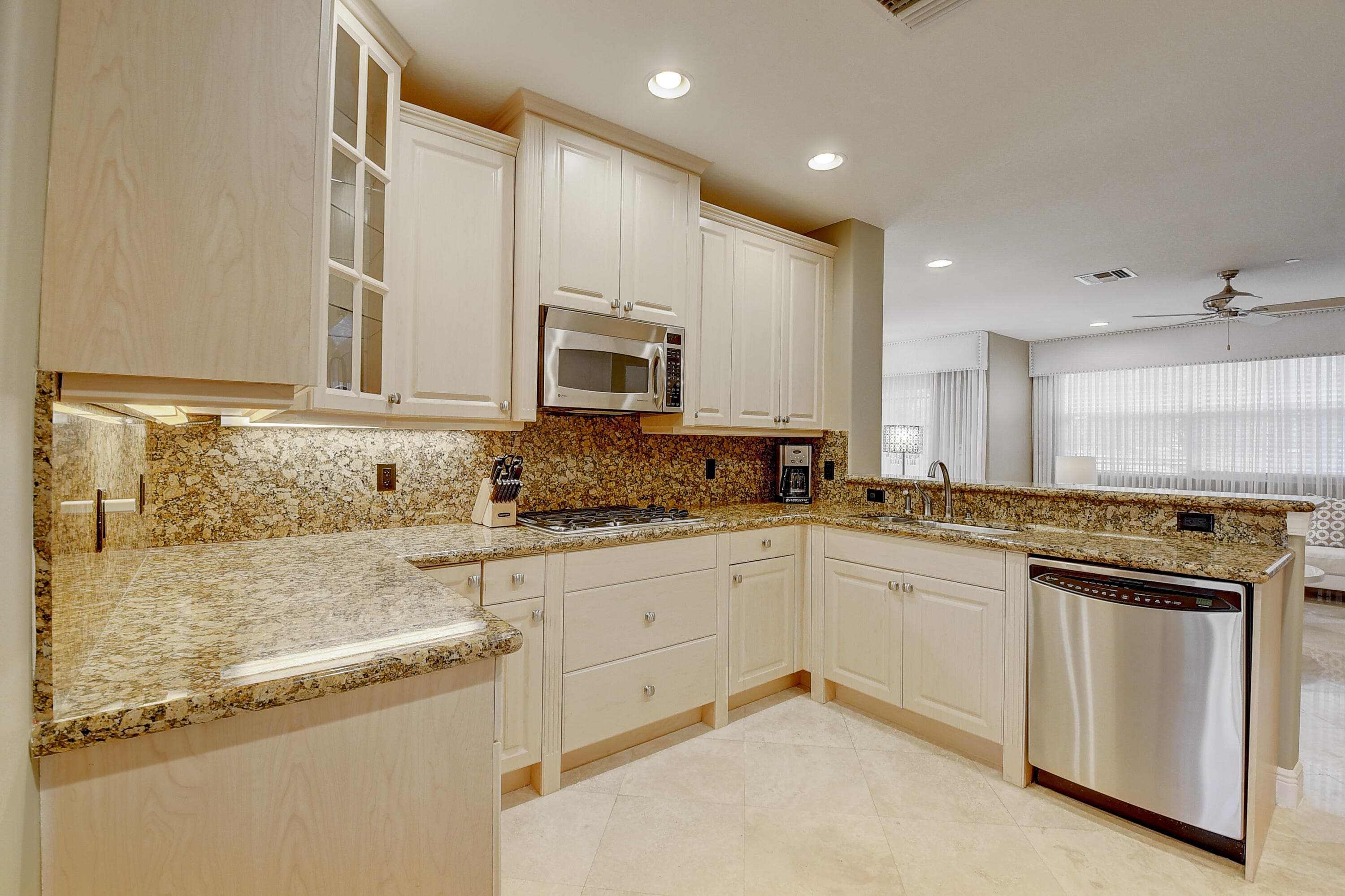 5645 NE Trieste Way, Boca Raton, FL 33487 13