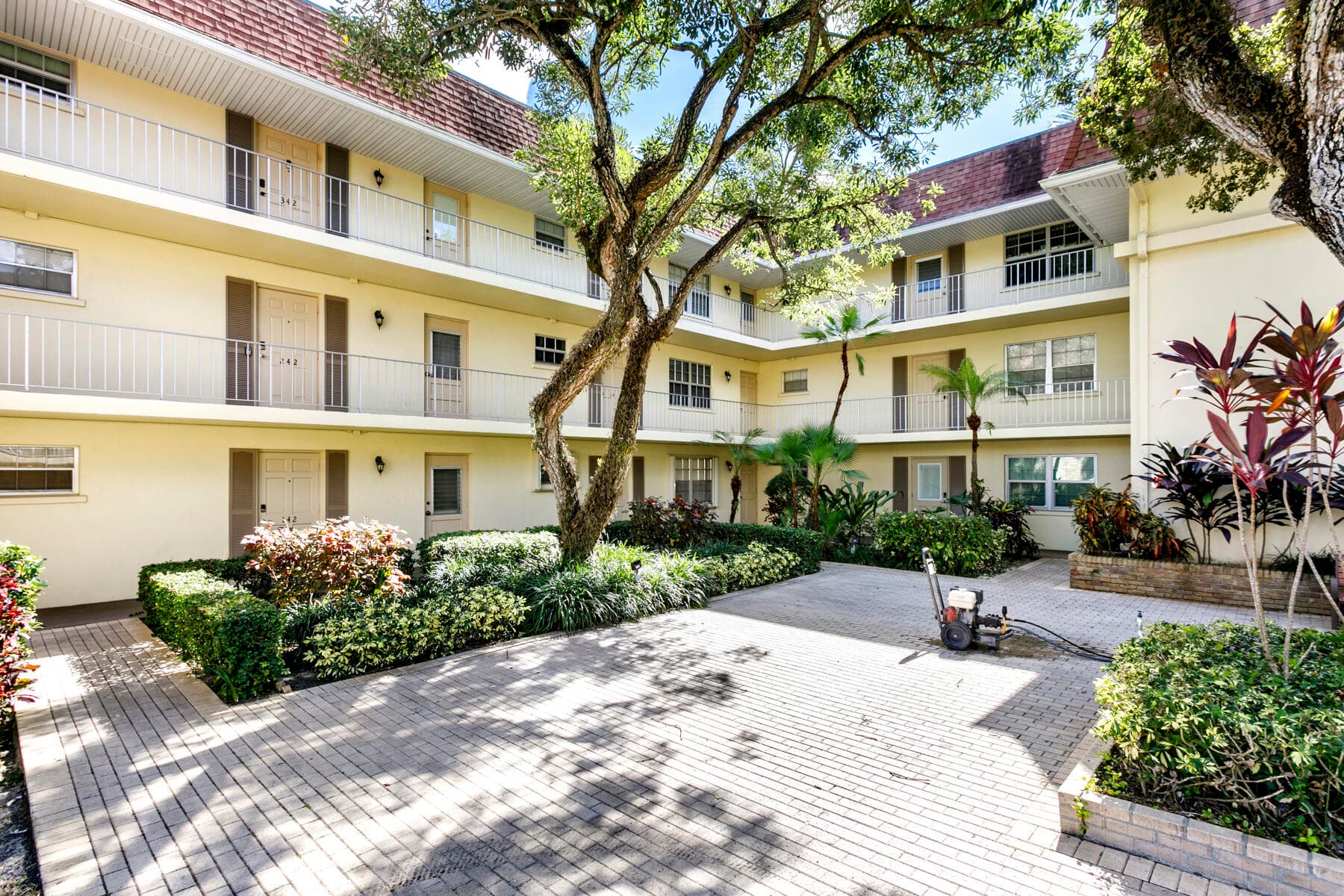 5510 Tamberlane Circle 242, Palm Beach Gardens, FL 33418