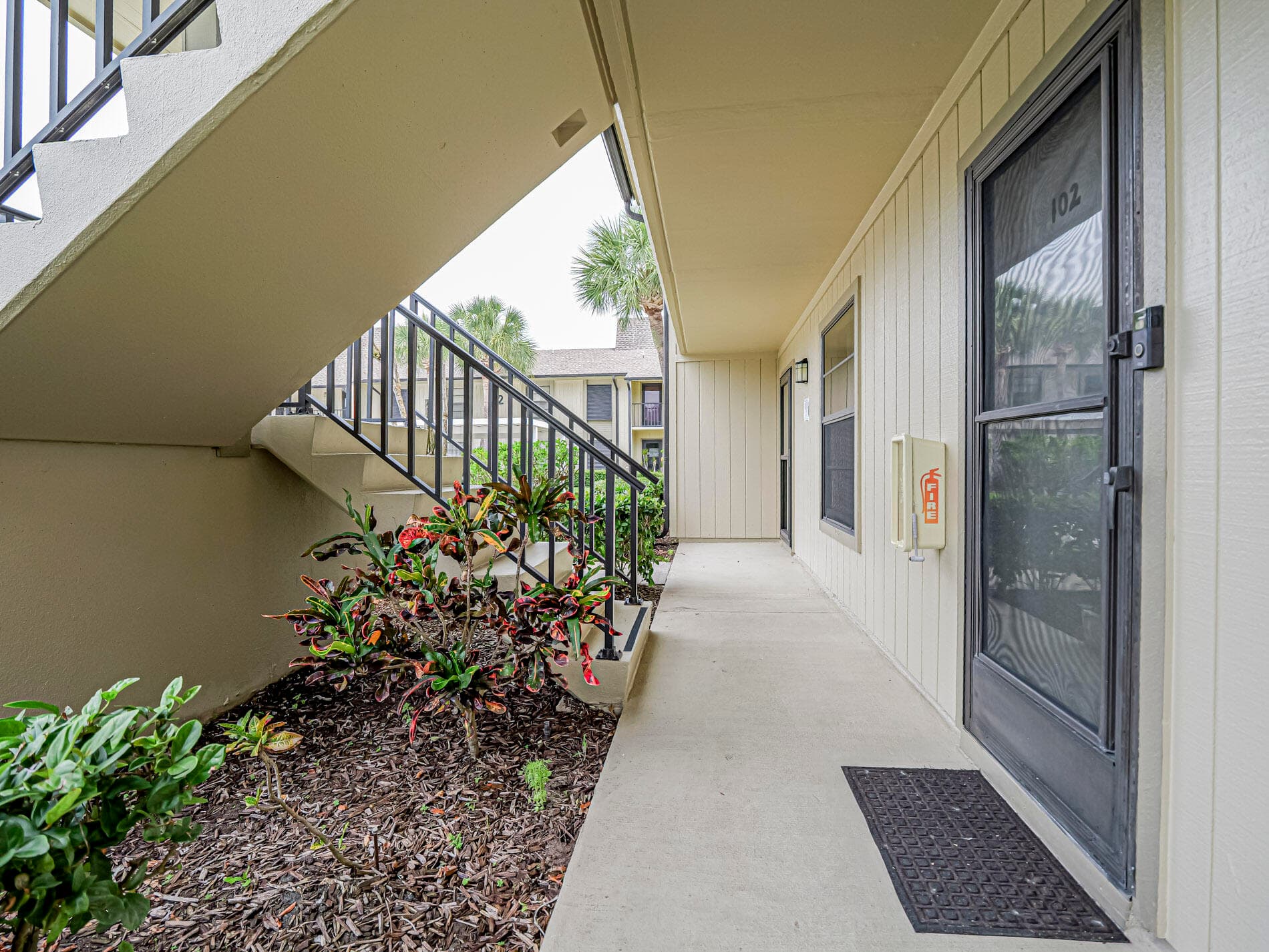23 Plantation Drive 102, Vero Beach, FL 32966 4