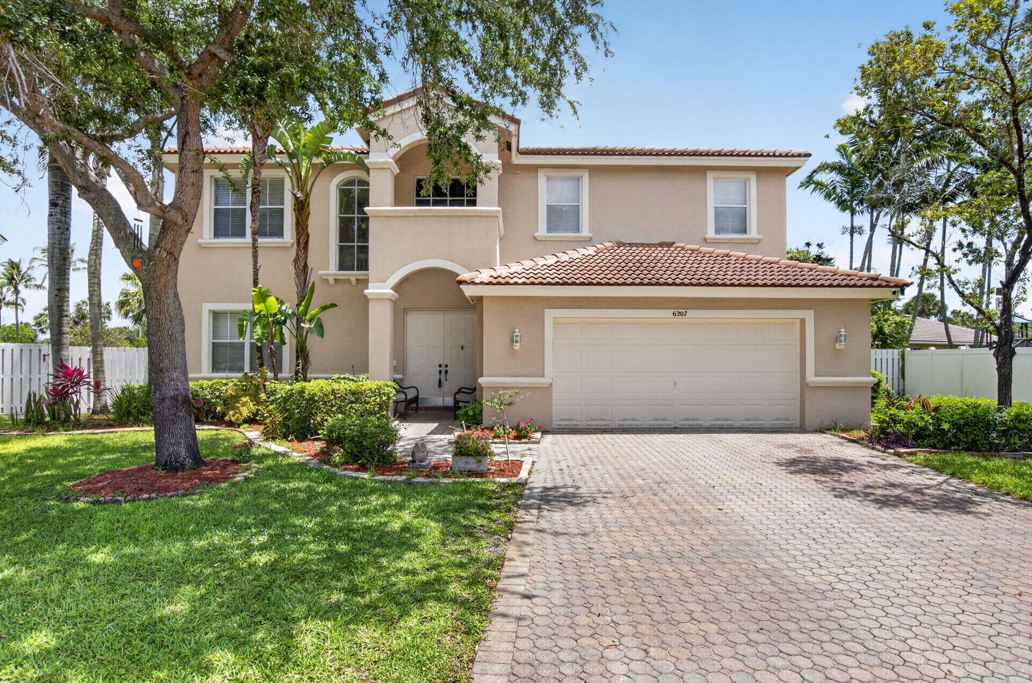 6207 Shadow Tree Lane, Lake Worth, FL 33463