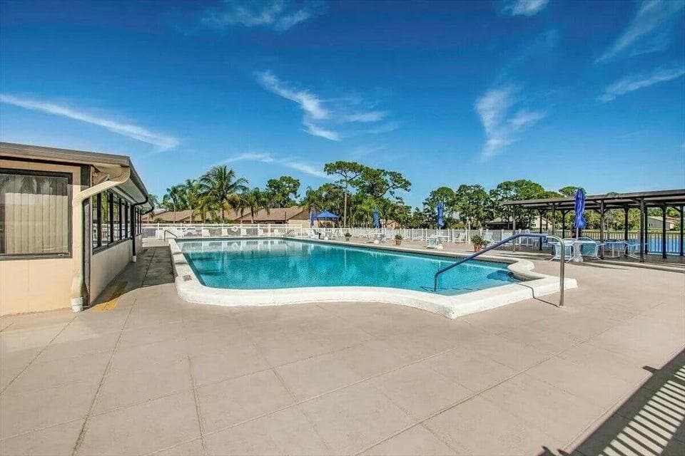 441 Pine Glen Lane C-2, Greenacres, FL 33463 19