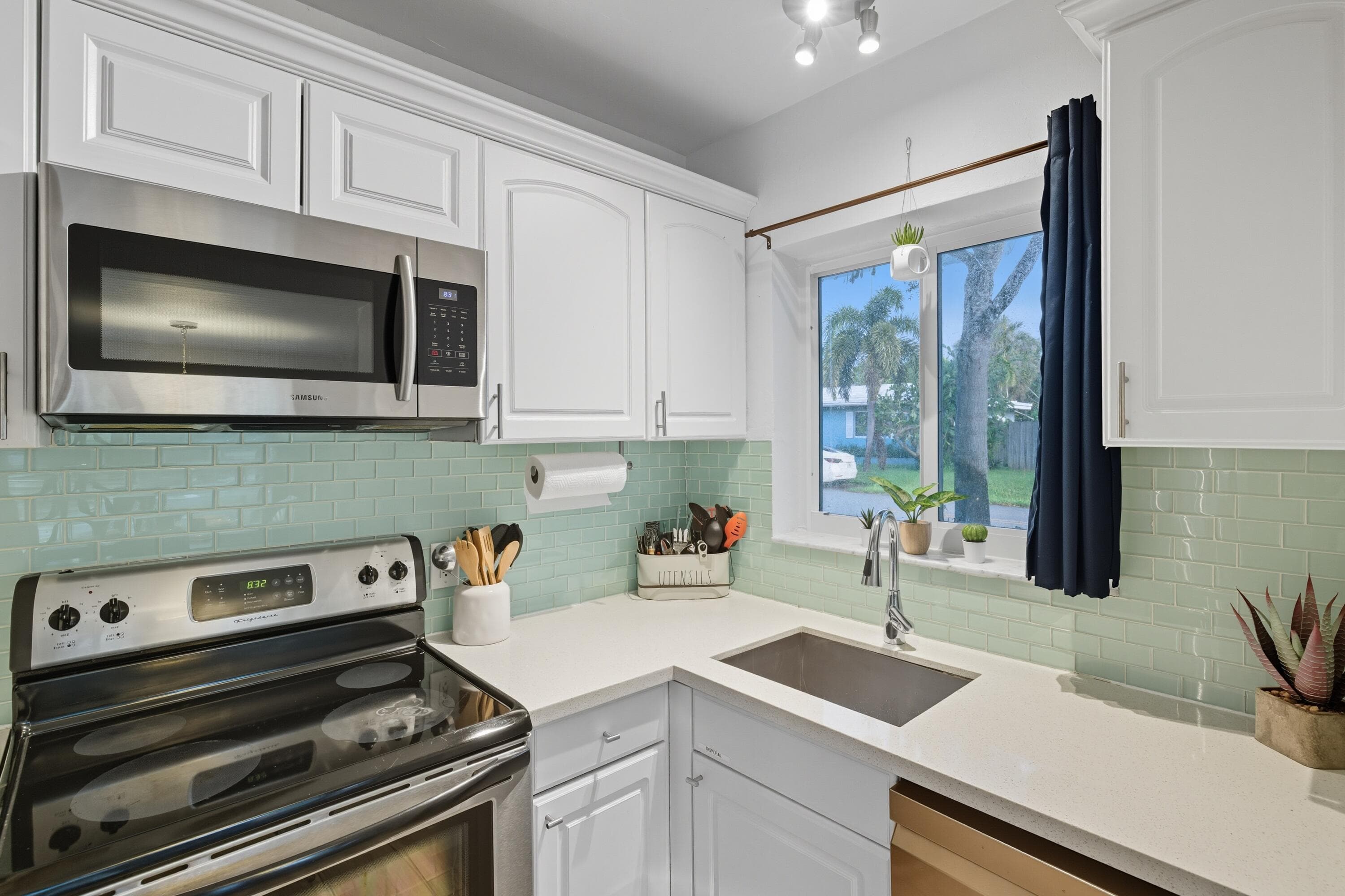1145 NE 17th Way 1-2, Fort Lauderdale, FL 33304 48