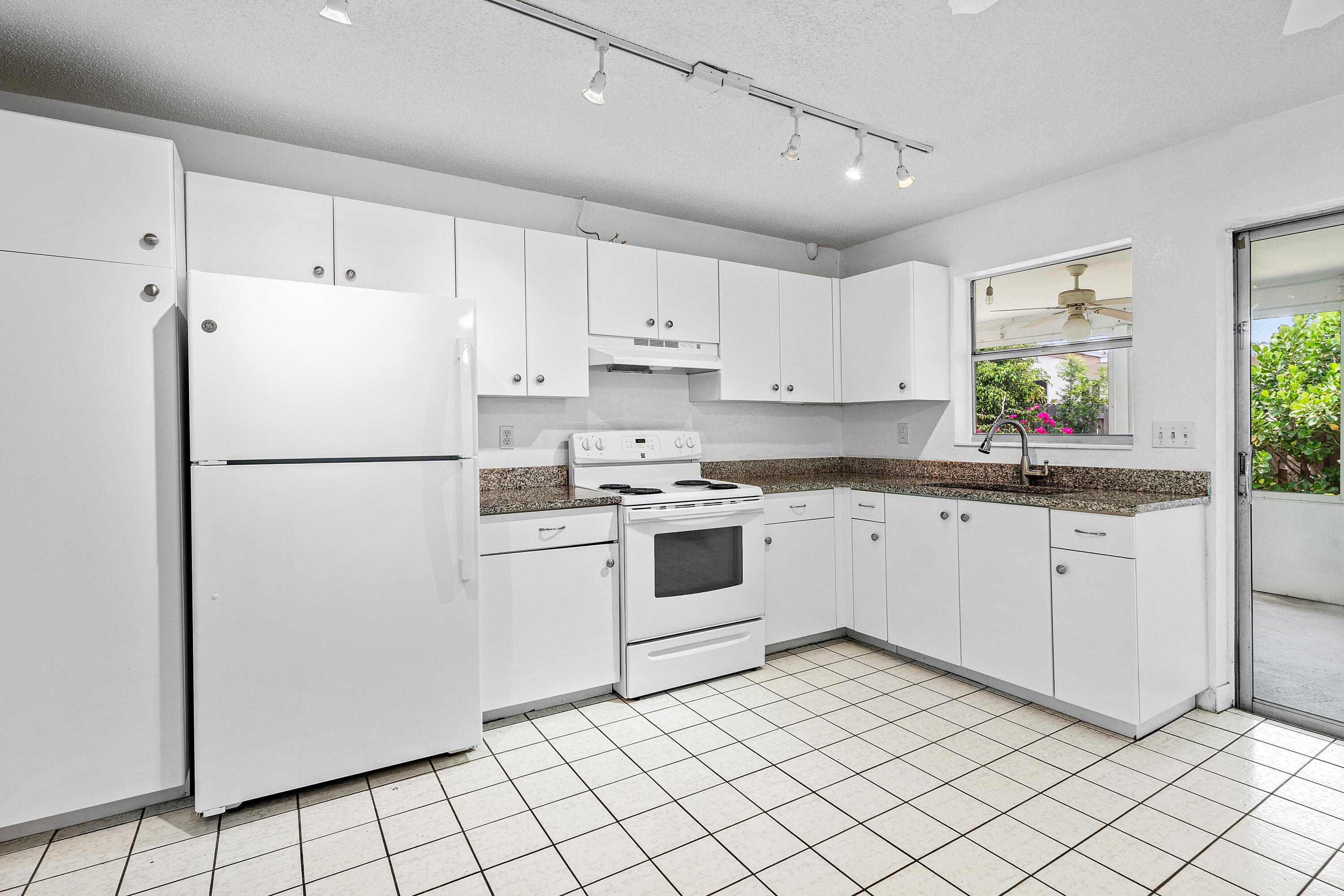 11 Sailfish Lane, Ocean Ridge, FL 33435 9