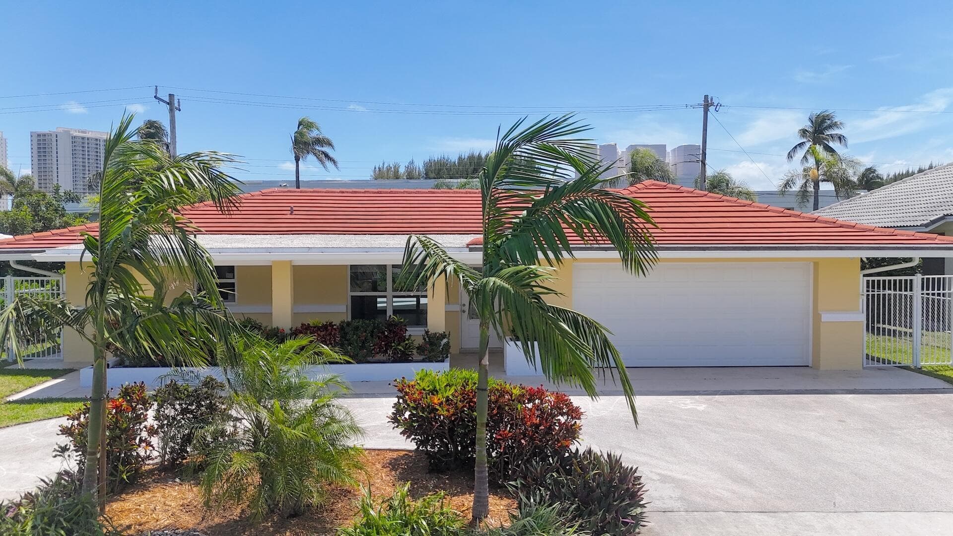 1221 Singer Drive, Singer Island, FL 33404 2