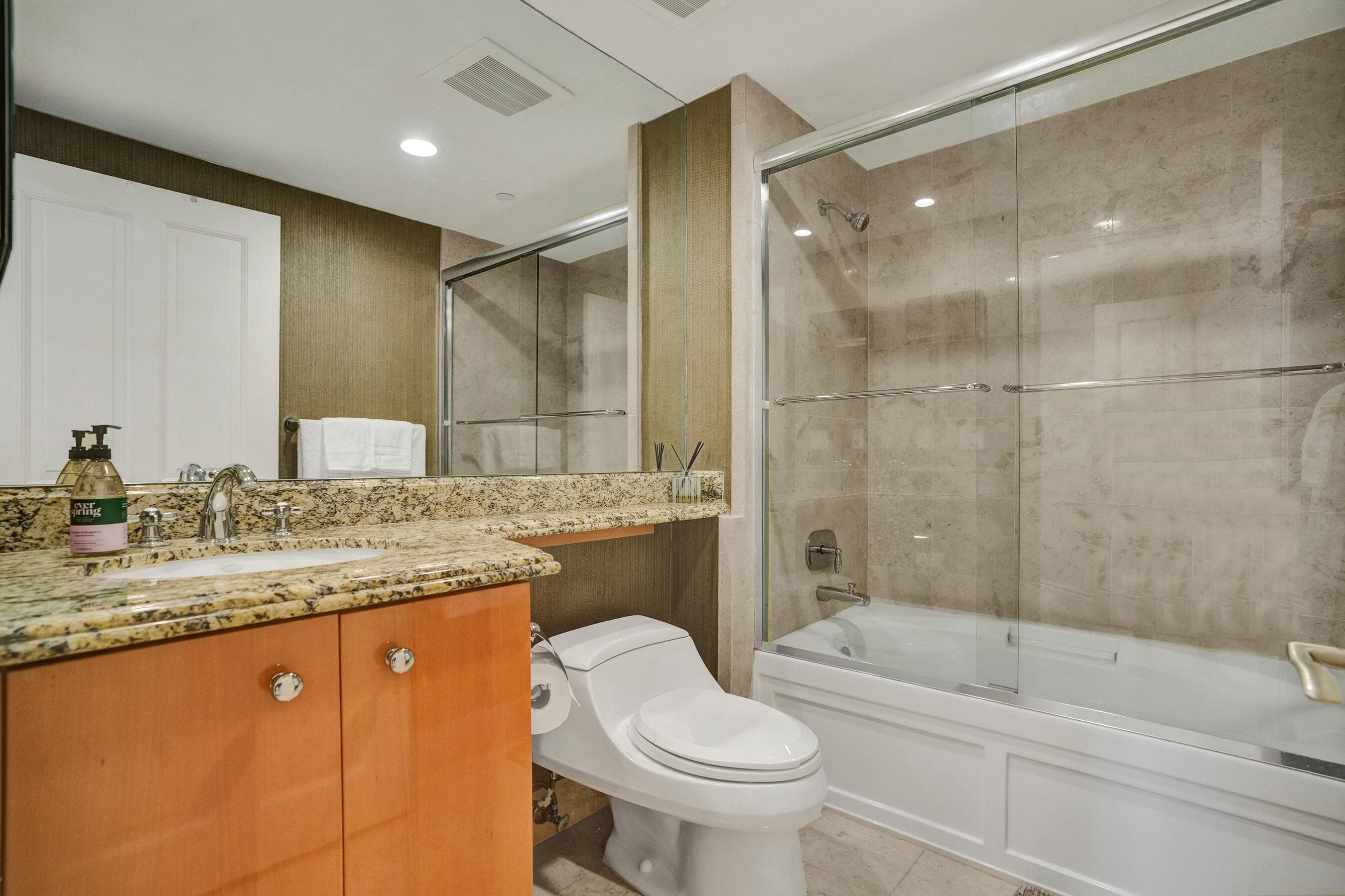 17875 Collins Avenue Apt 3103, Sunny Isles Beach, FL 33160 44