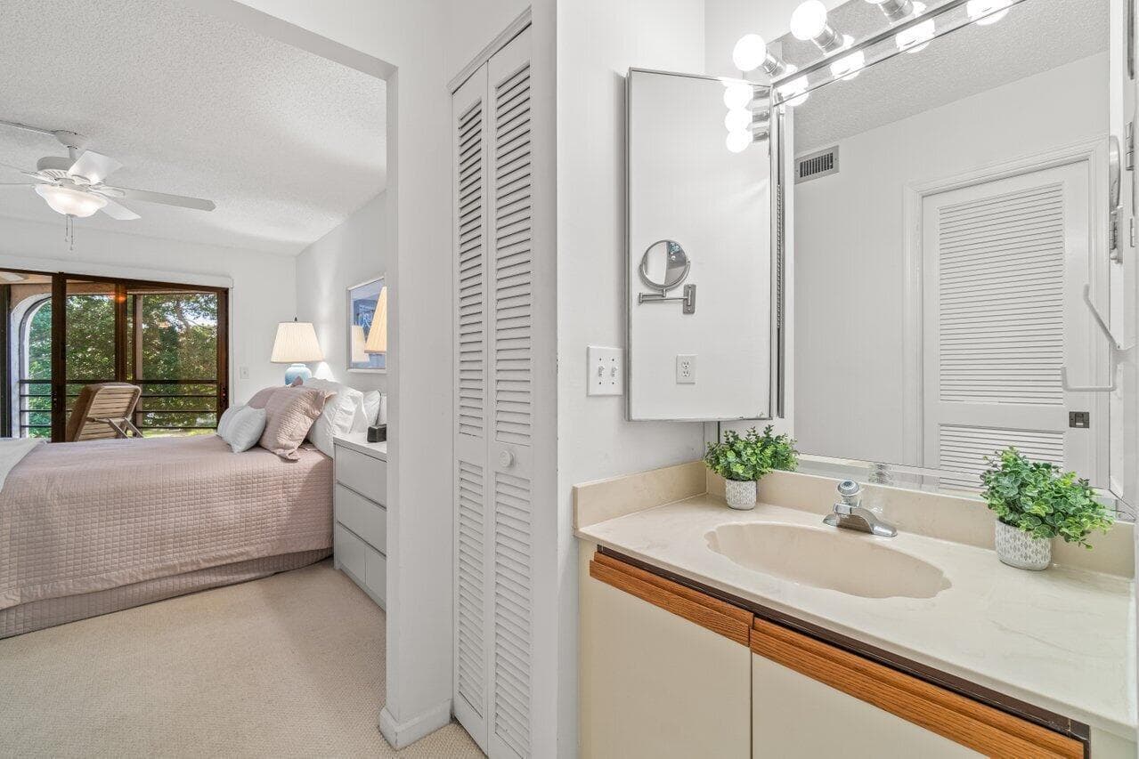 5380 Cedar Lake Drive 303, Boynton Beach, FL 33437 18