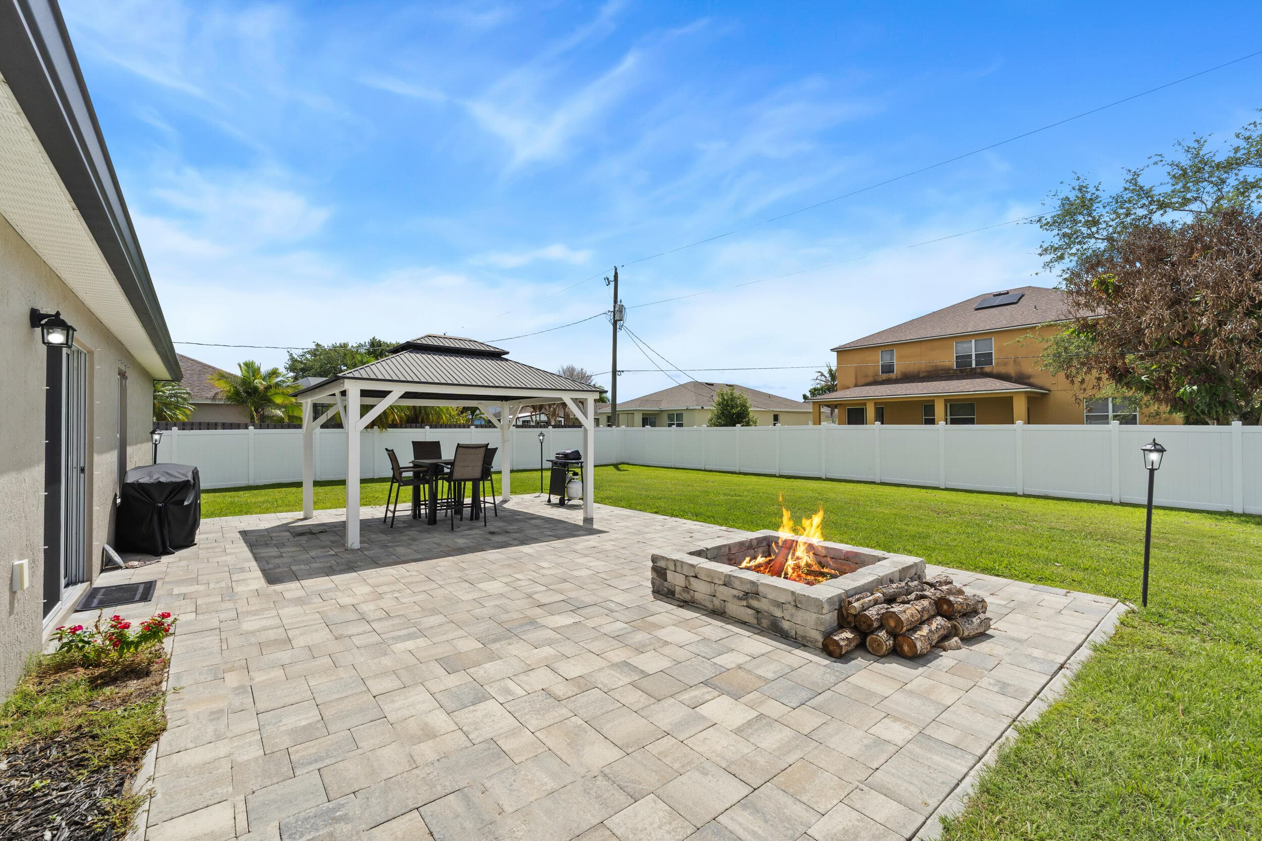 380 SW Donna Terrace, Port St. Lucie, FL 34984 3