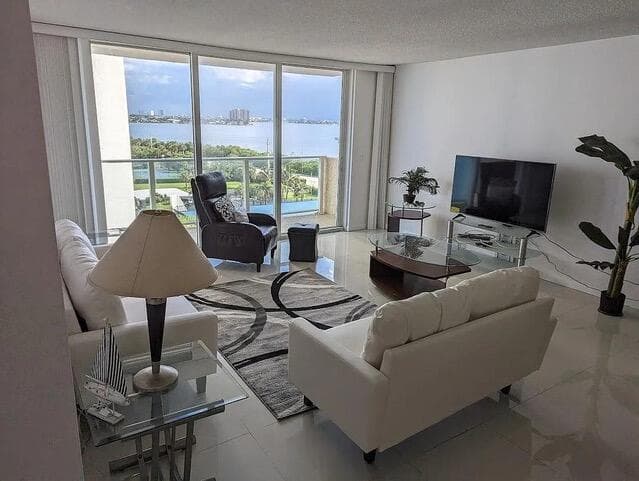 5440 N Ocean Drive 705, Singer Island, FL 33404 4