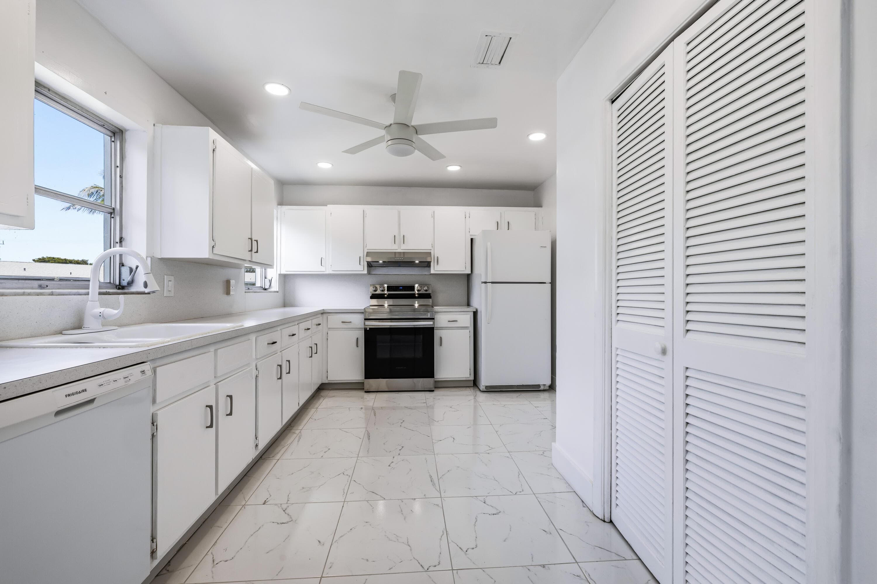 941 Crystal Lake Drive 207, Deerfield Beach, FL 33064 8
