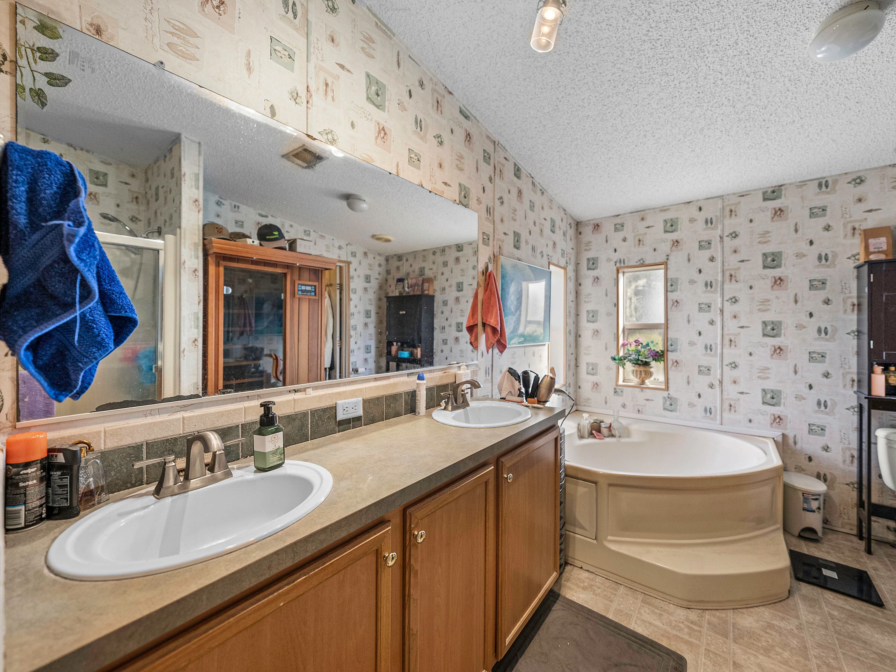 11404 Lithia Pinecrest Road, FL 33547 33