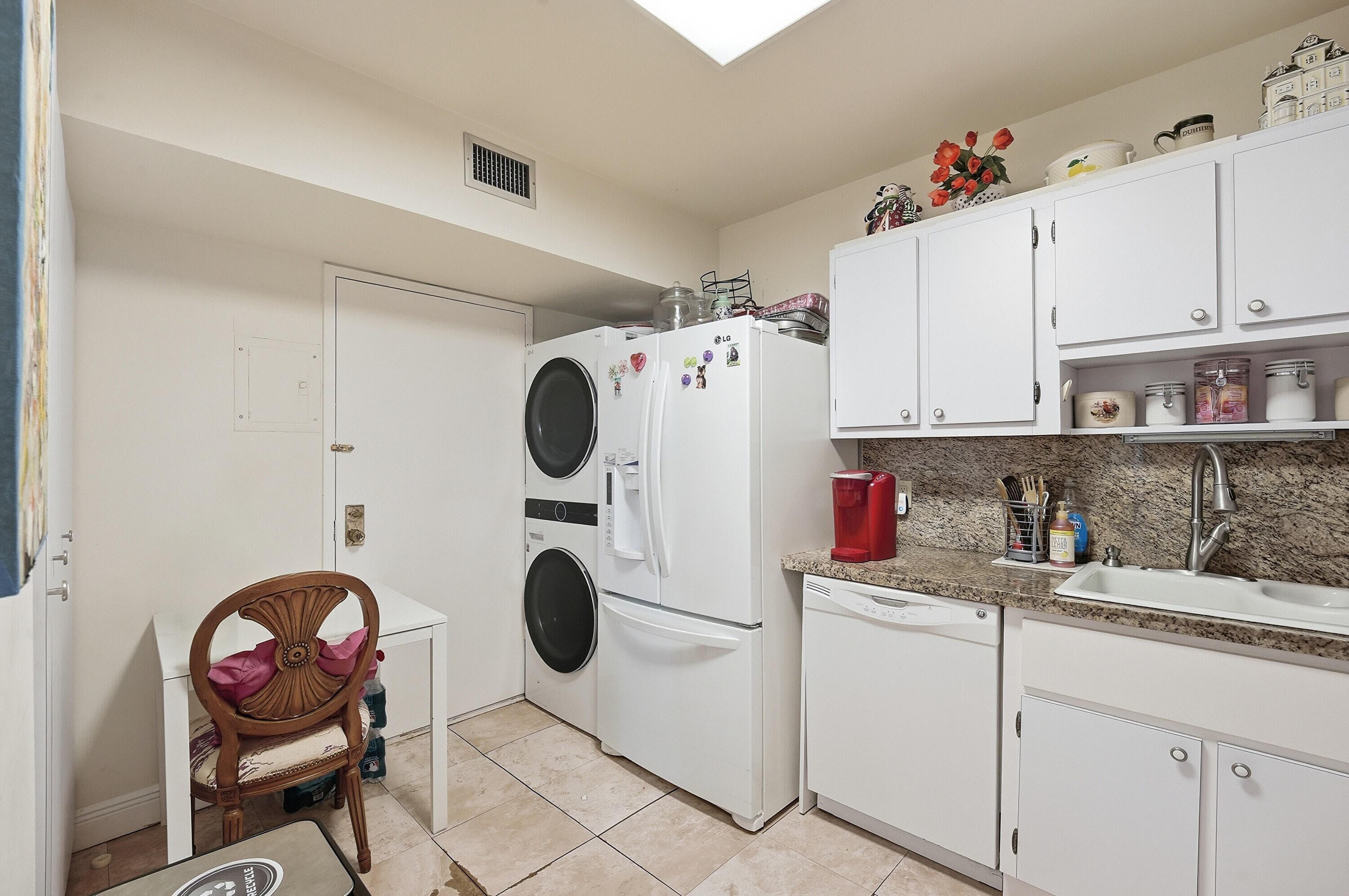 3800 Hillcrest Drive 1219, Hollywood, FL 33021 8