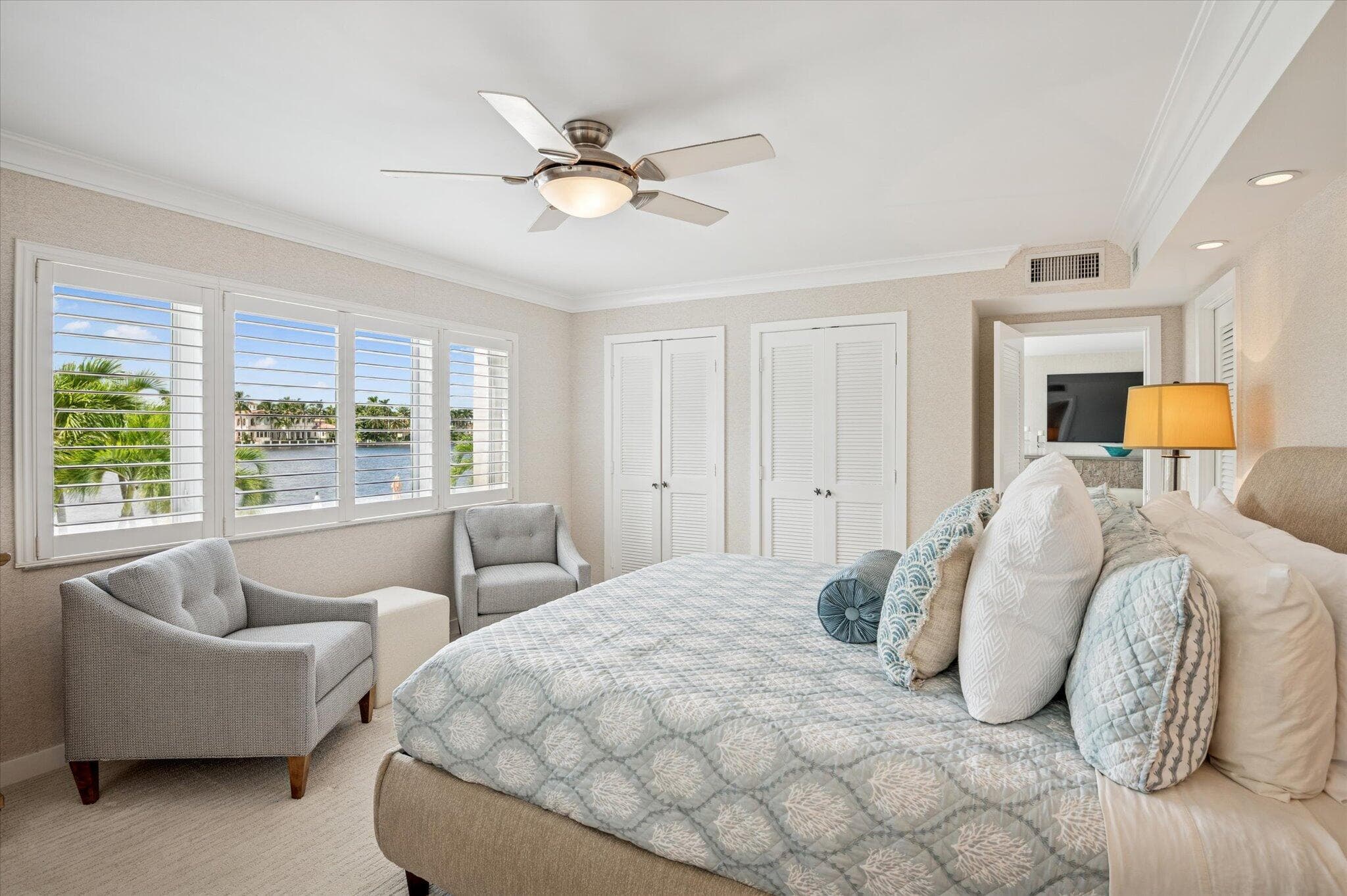 215 N Birch Road A2, Fort Lauderdale, FL 33304 14