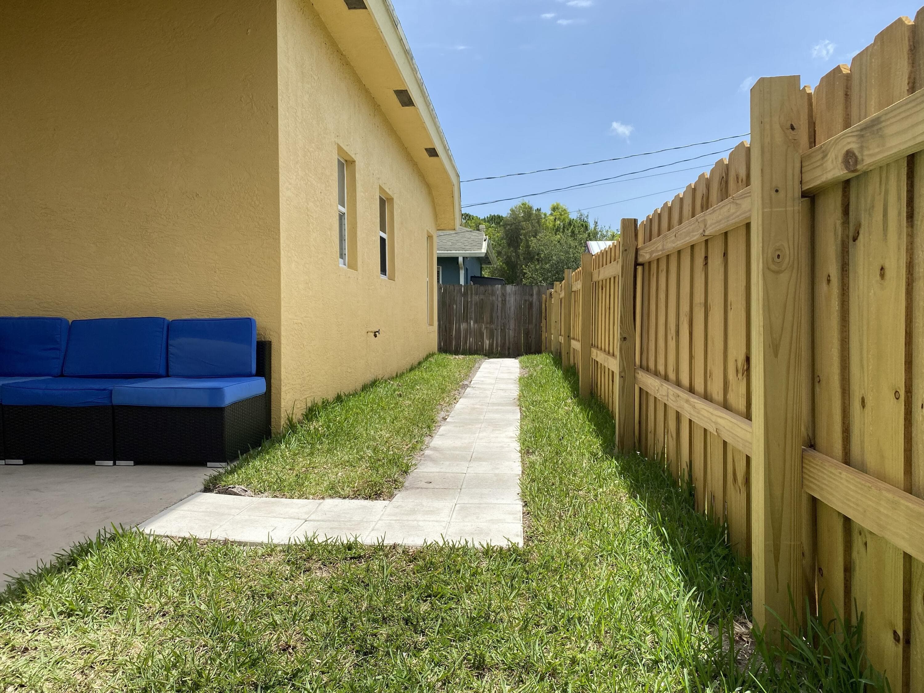 120 SW Grimaldo Terrace, Port St. Lucie, FL 34984 6