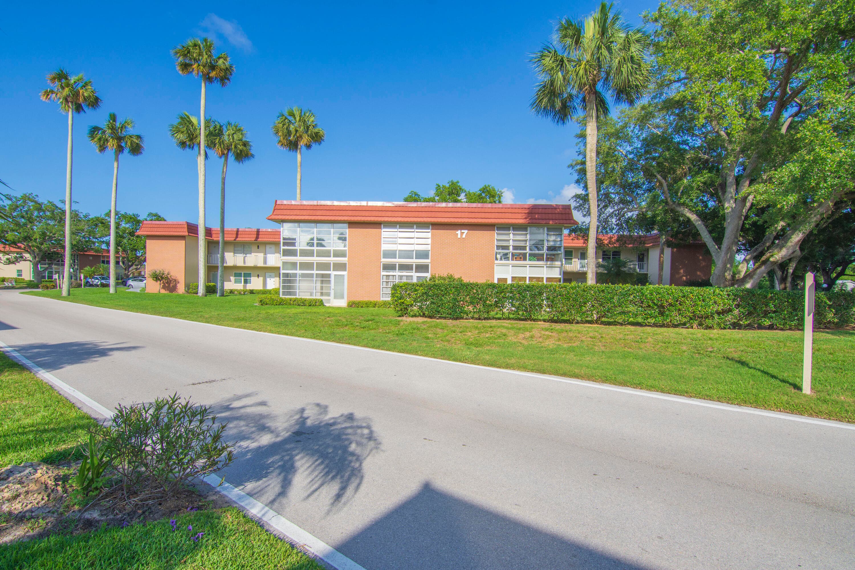 17 Vista Palm Lane 205, Vero Beach, FL 32962 18