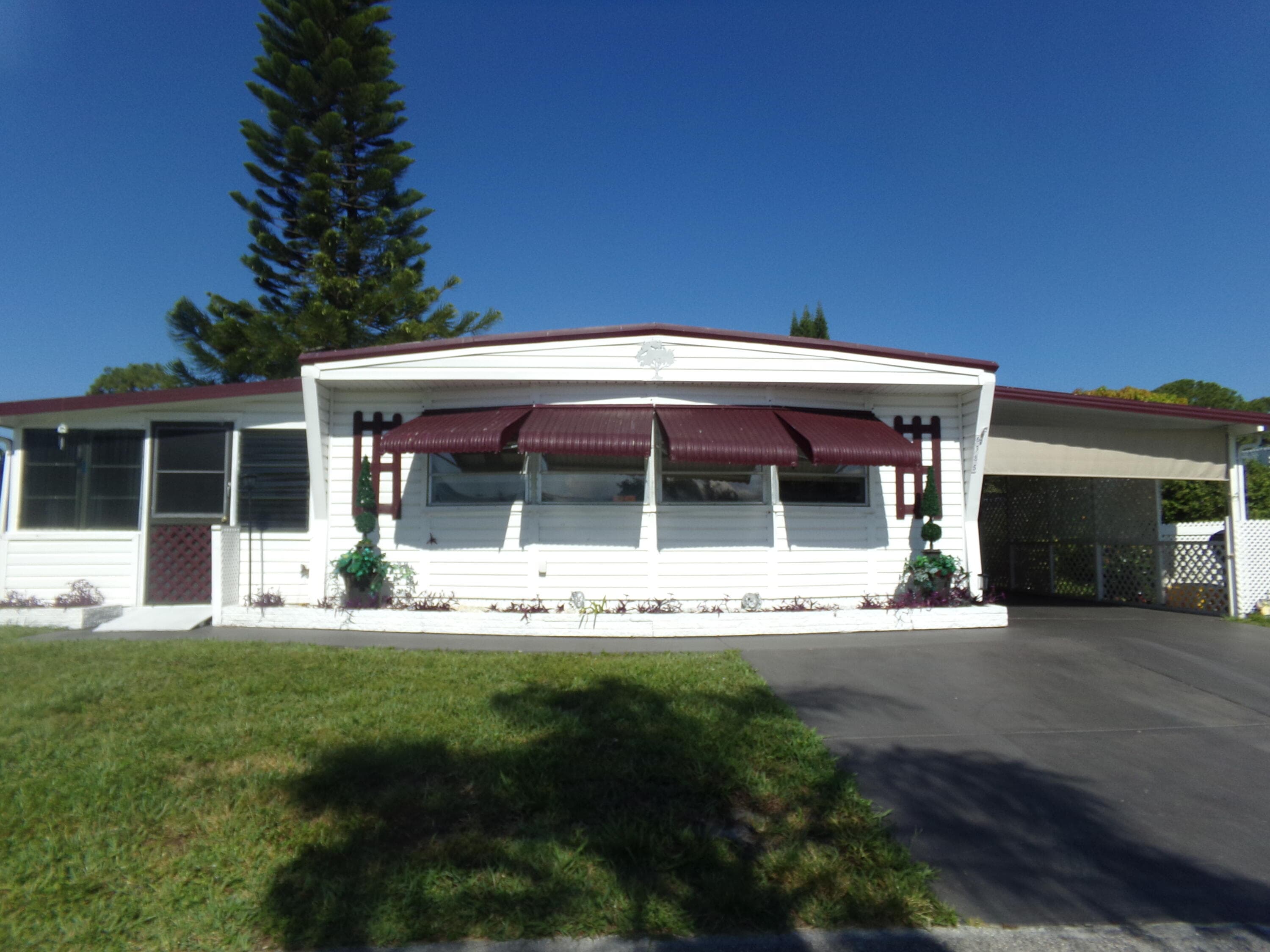 6385 Cypress Lane, Atlantis, FL 33462