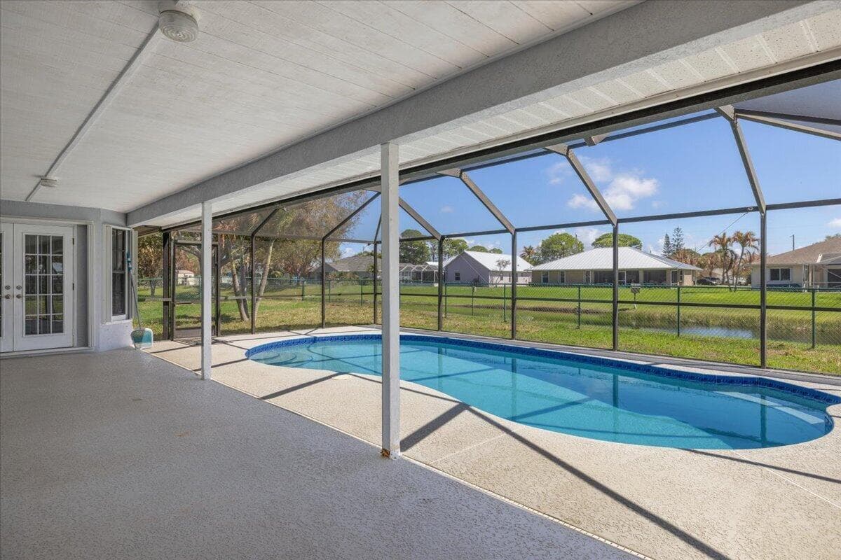 1902 SE Gaskins Circle, Port St. Lucie, FL 34952 2