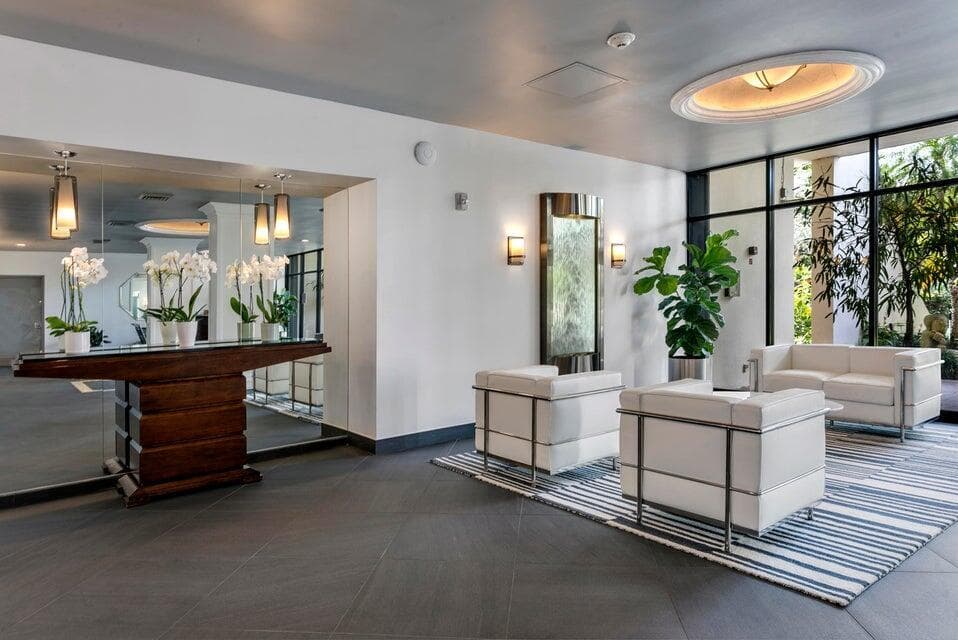 2400 Presidential Way 1803, West Palm Beach, FL 33401 30