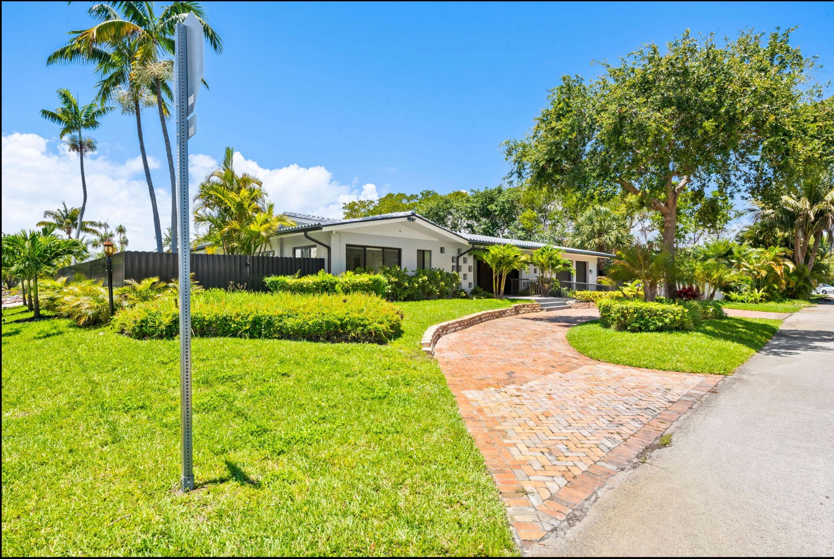 2811 NE 53rd Court, Lighthouse Point, FL 33064 3