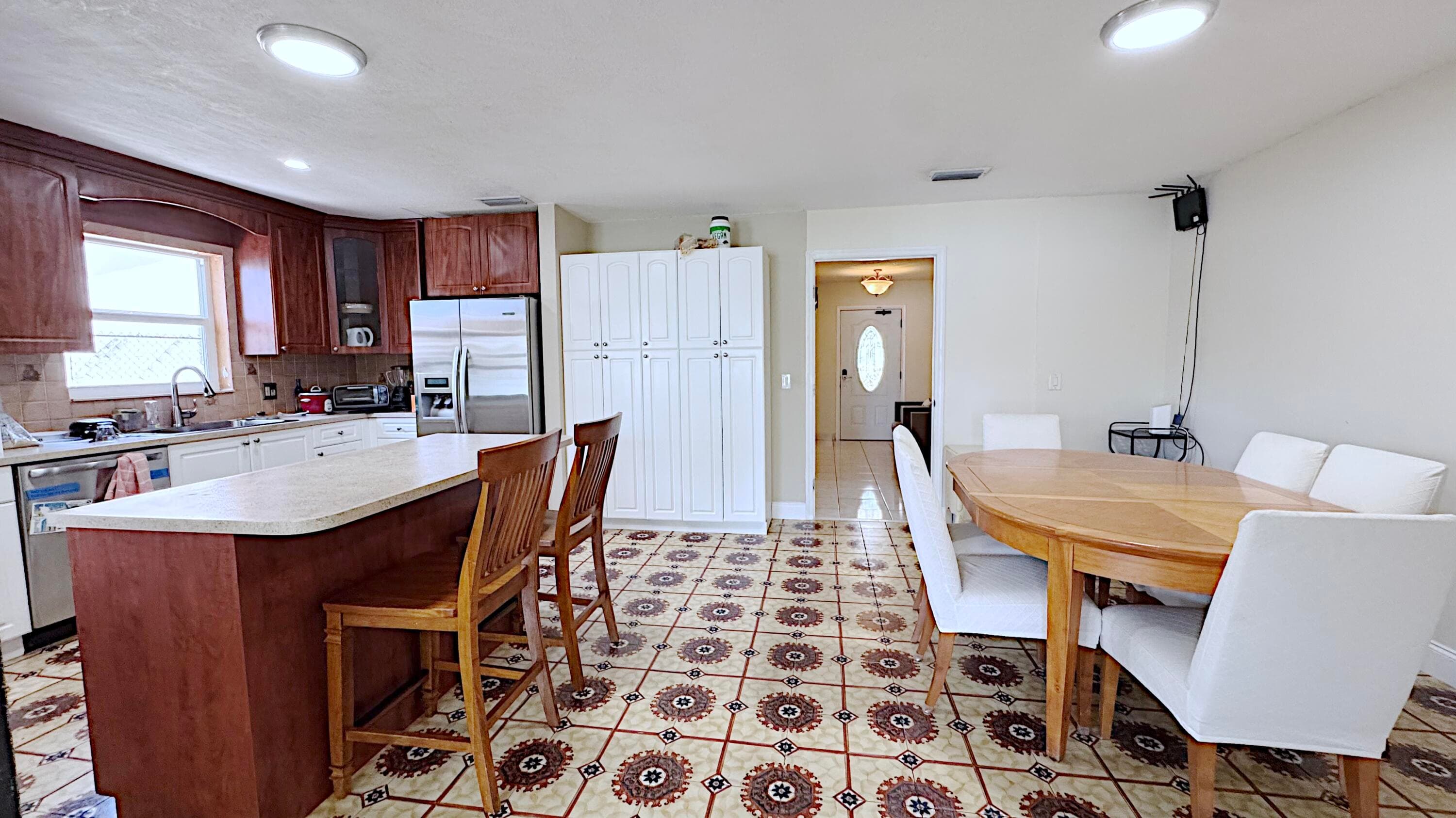 411 SE 4th Street, Dania Beach, FL 33004 11