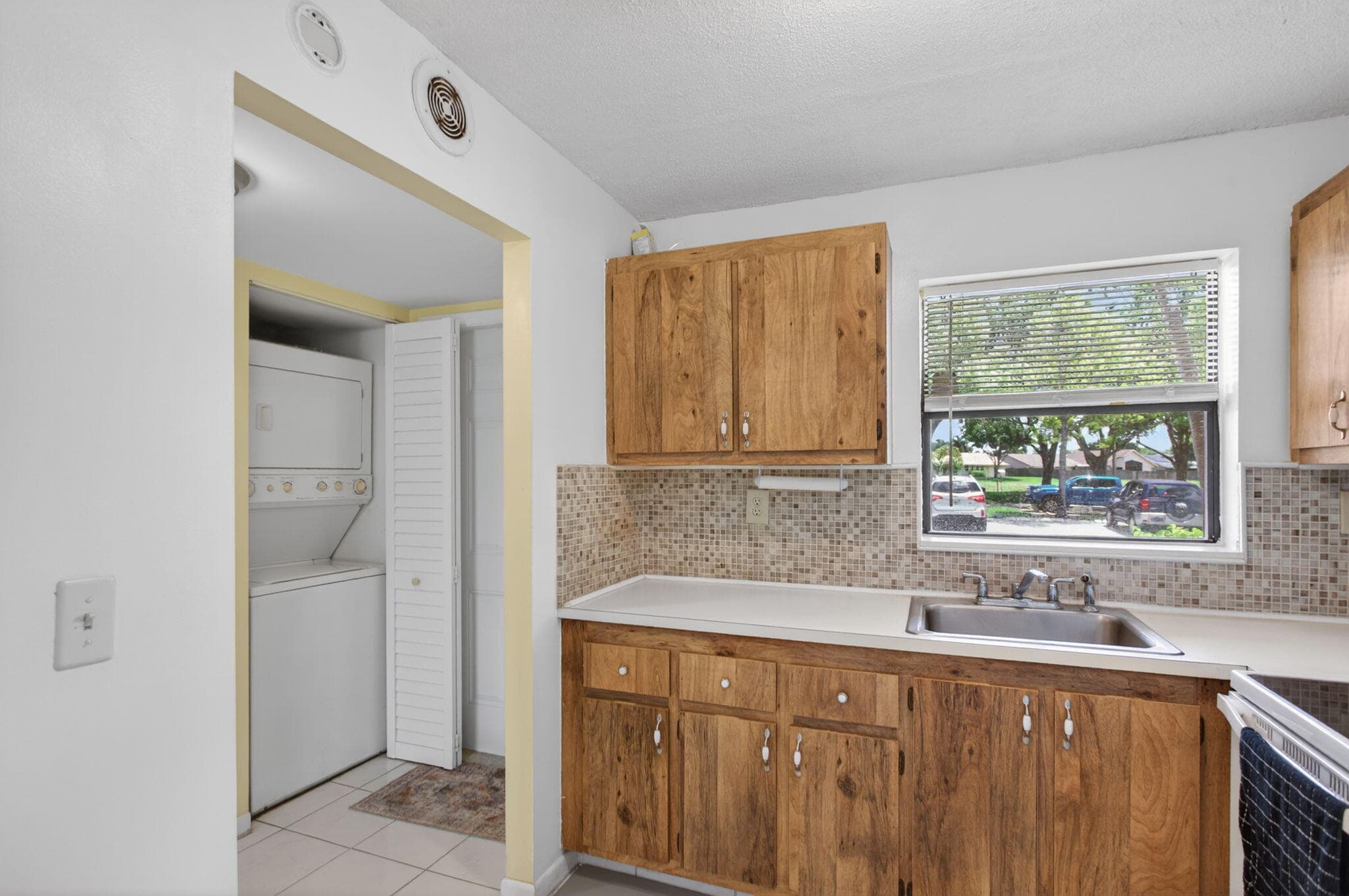 10444 NW 30th Court 105, Sunrise, FL 33322 11