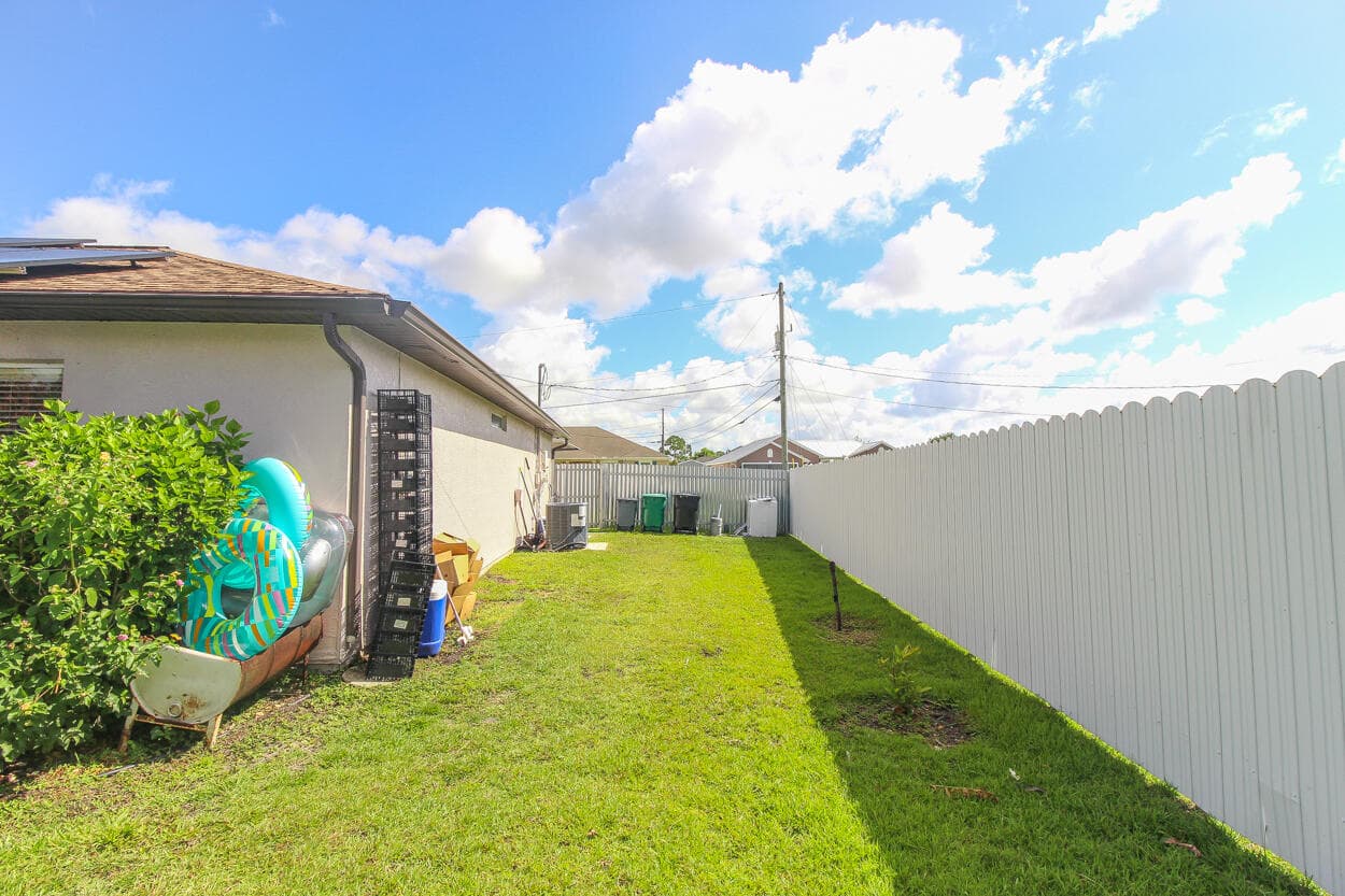 2718 SW Hamilton Avenue, Port St. Lucie, FL 34987 18