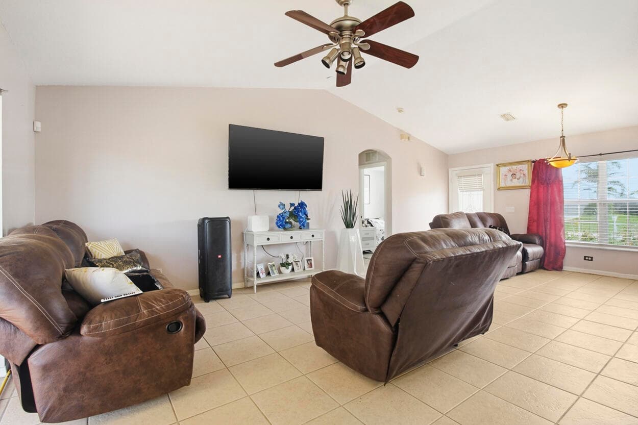 2718 SW Hamilton Avenue, Port St. Lucie, FL 34987 20