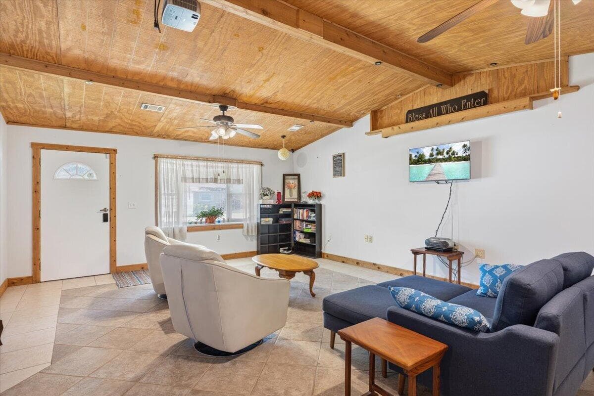 1735 40th Avenue, Vero Beach, FL 32960 2