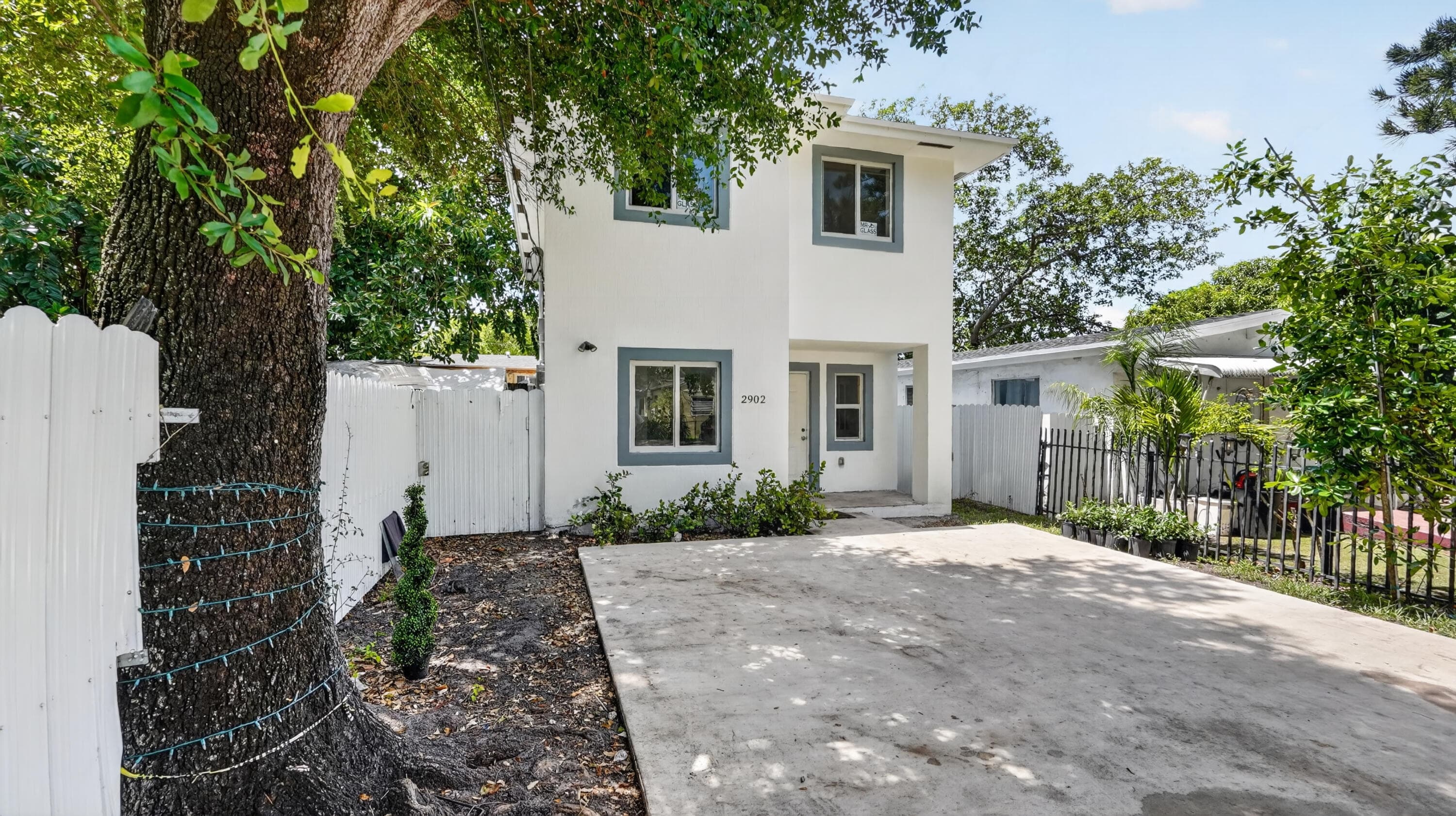 2902 NW 44th Street, Miami, FL 33142 2
