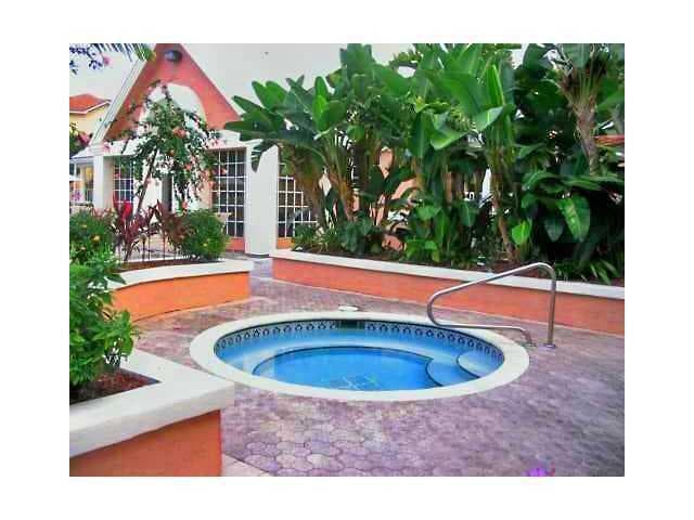 1000 Crystal Way L, FL 33444 33