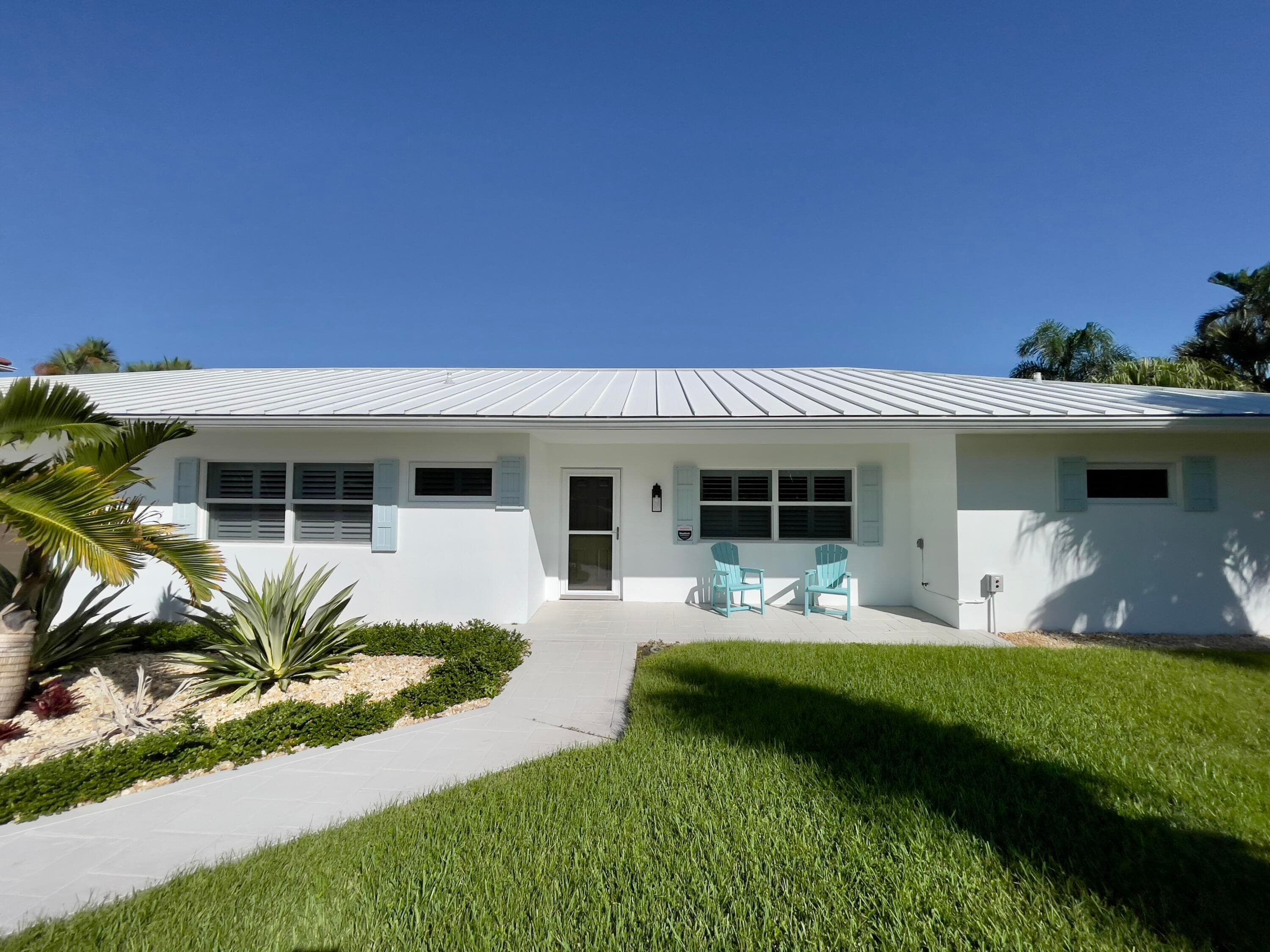 8585 SE Palm Street, Hobe Sound, FL 33455 6